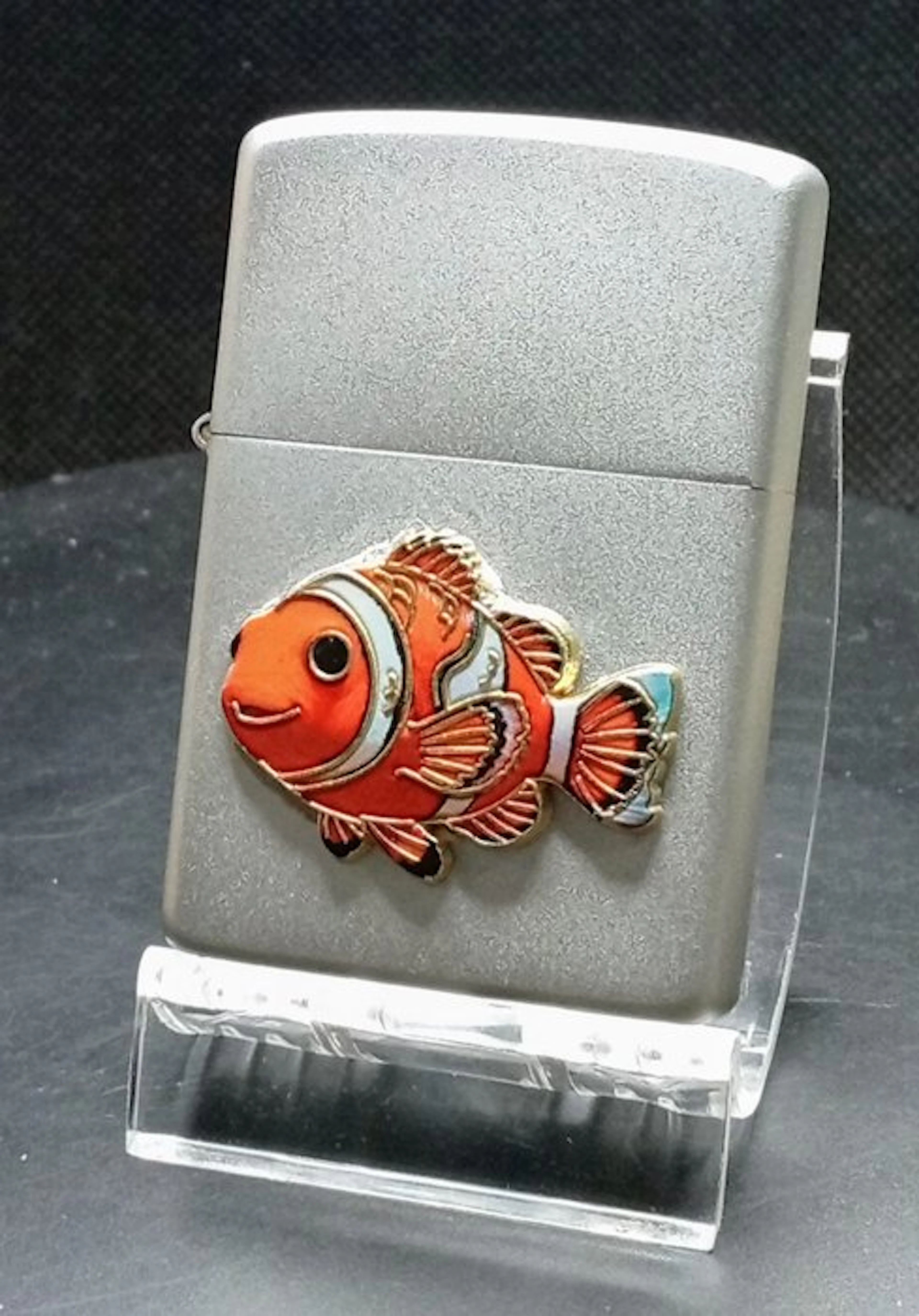 Zippo White Frost - Nemo - No reserve price - Pocket lighter - Brass, Steel