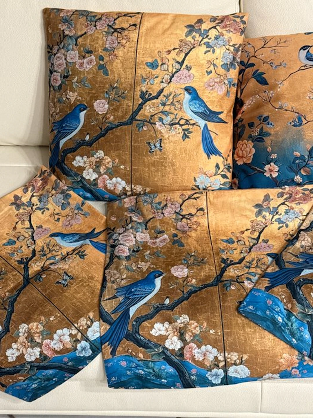 San Leucio top quality 4 exclusive double-sided cushions...
