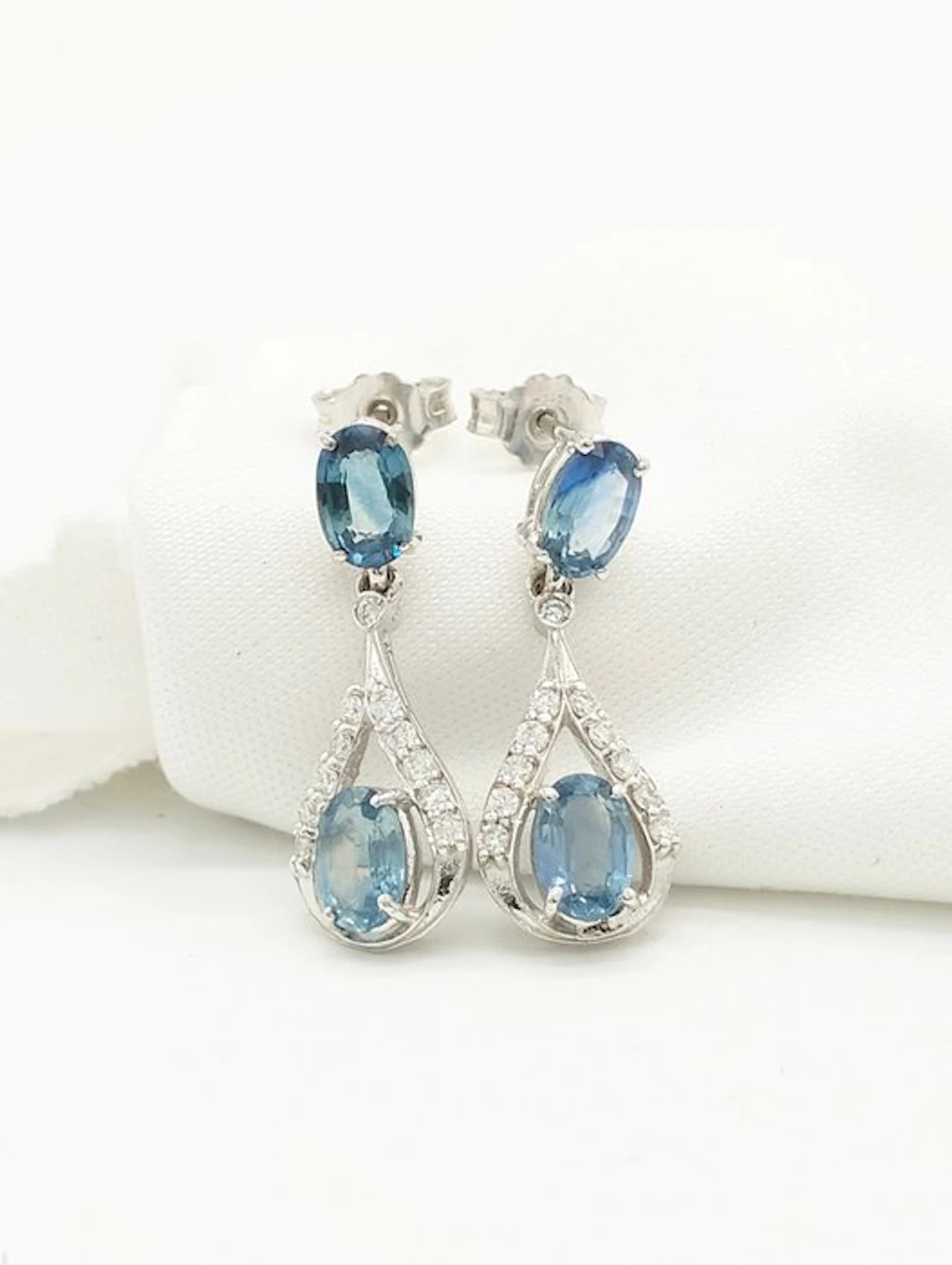 No reserve price - Earrings - 14 kt. White gold Sapphire - Diamond
