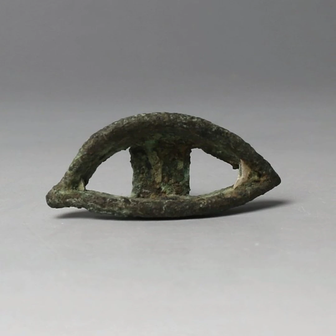 Ancient Egypt, Late Period Bronze Coffin eye fragment (No reserve price)