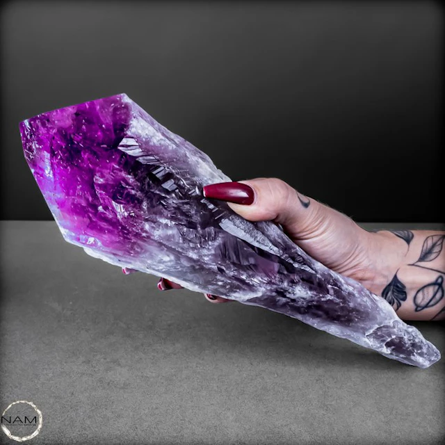 Natural amethyst crystal from Brazil – Expression of pure beauty.- 1005.69 g
