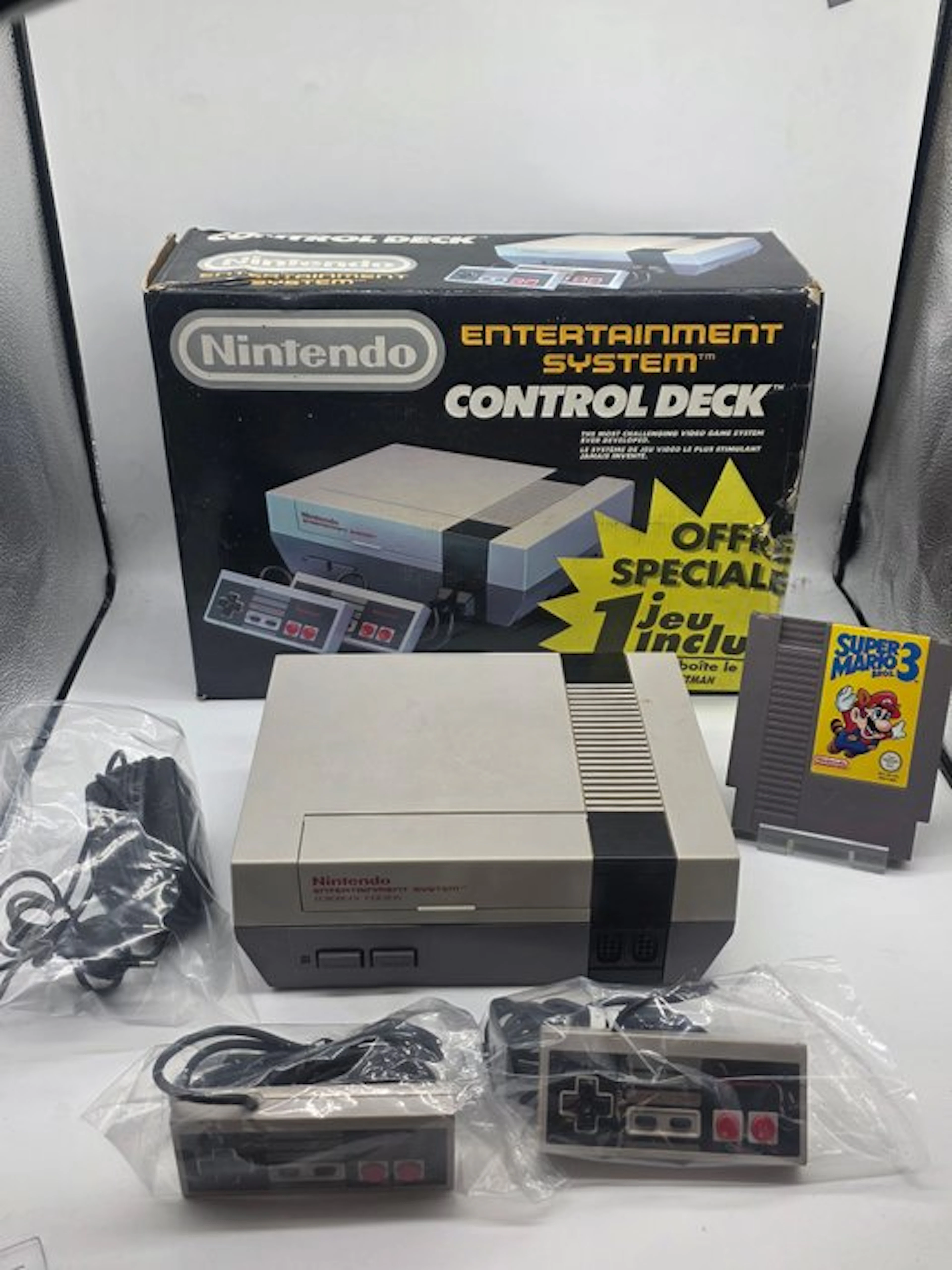 Nintendo - Nes - Limited Edition Set - Control Deck...