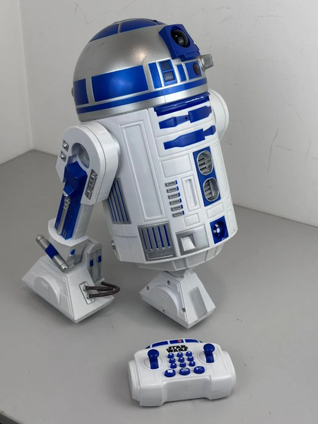 Thinkway Toys - Toy robot R2-D2 - 2000-2010 - China