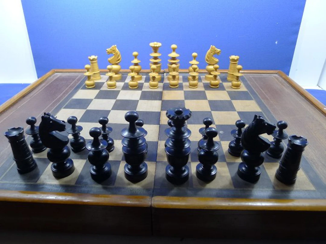 jeu d'échecs type REGENCE du celebre café de Paris king...