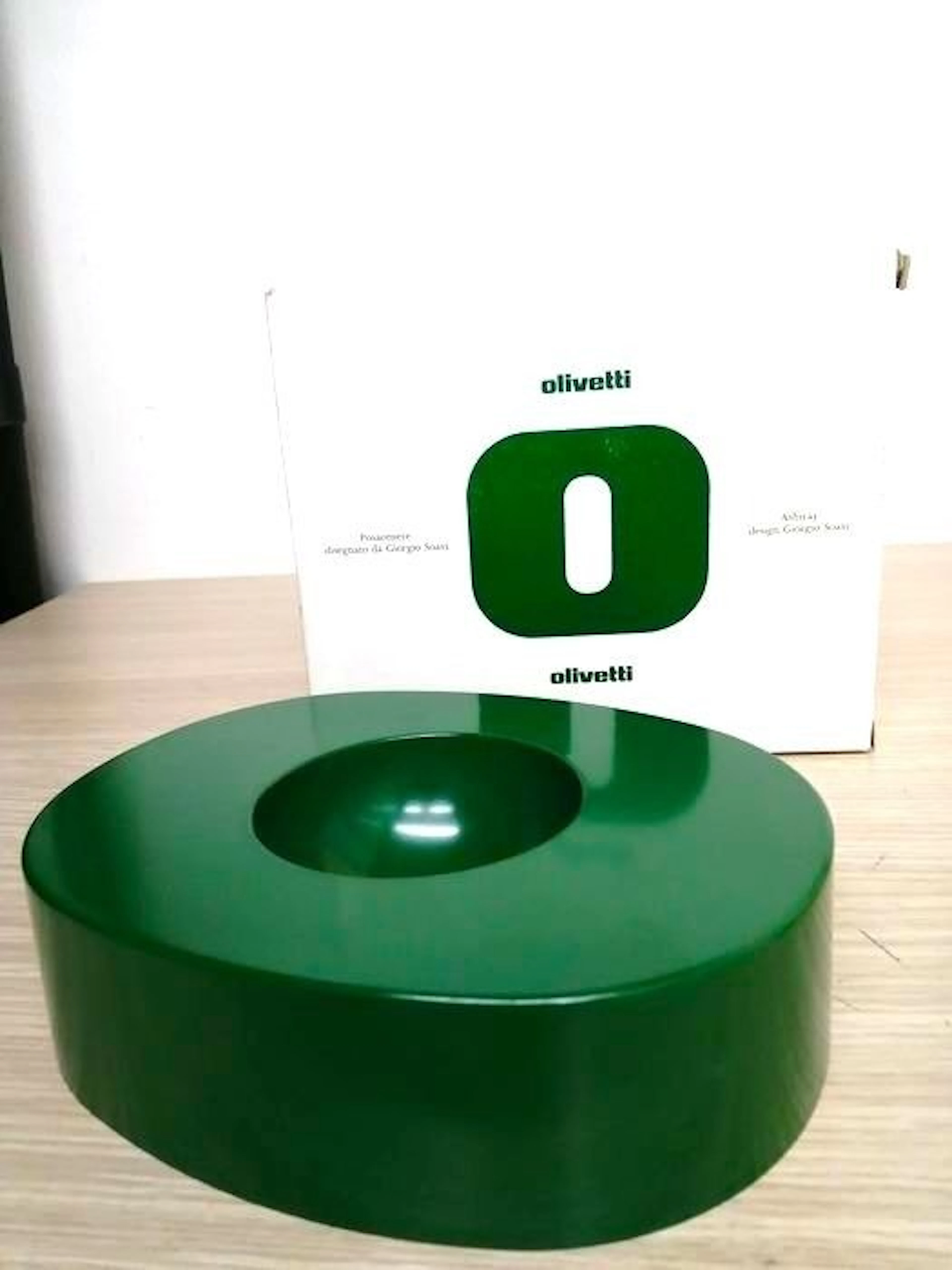 Olivetti - Giorgio Soavi - Ashtray - O - Melamine - 1970s