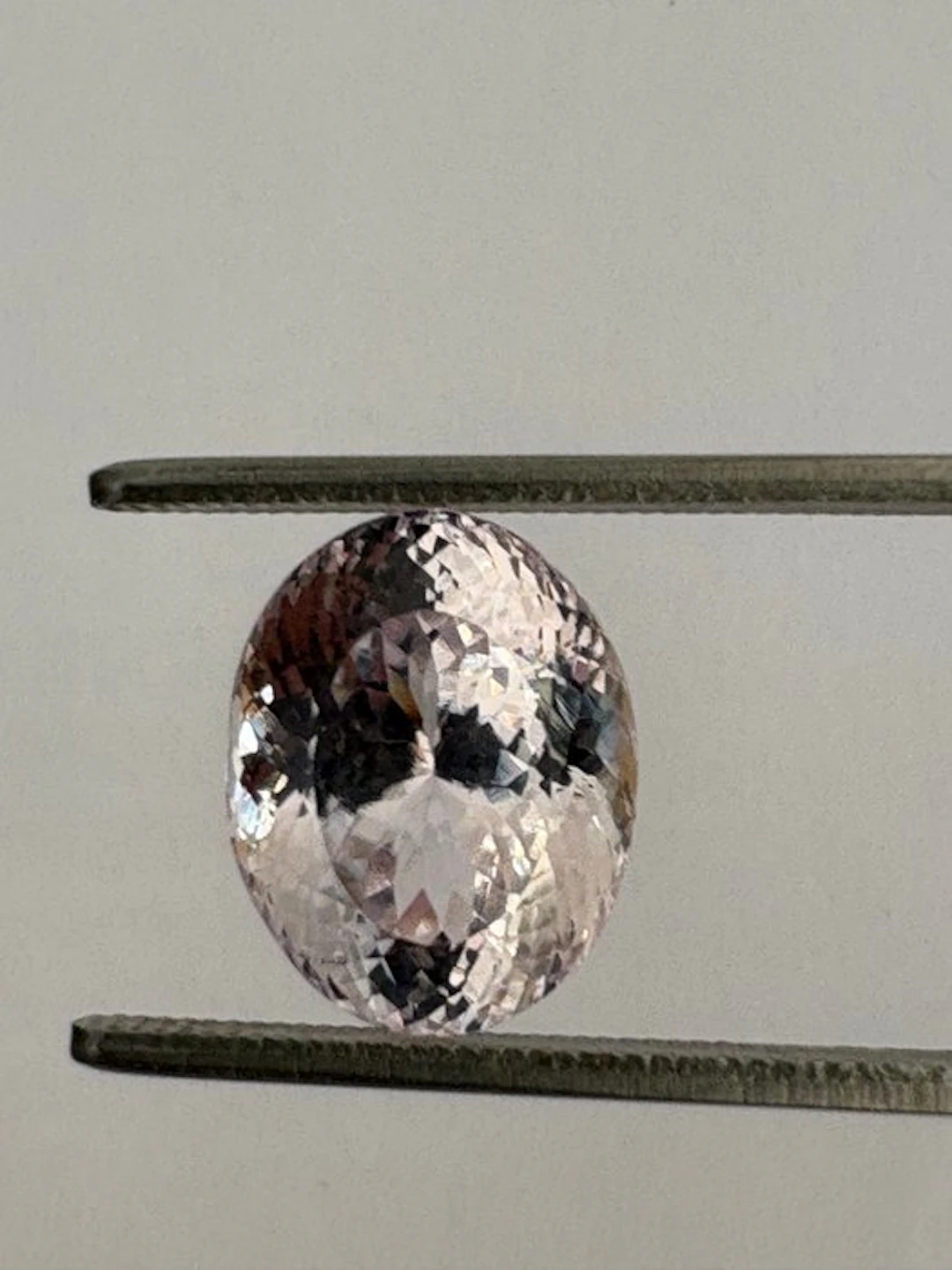 1 pcs Pink Kunzite - 22.85 ct - International Colored...