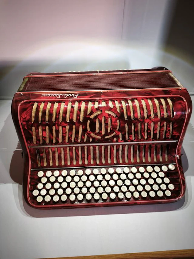 Paolo Soprani - - Button accordion - Italy (No reserve price)