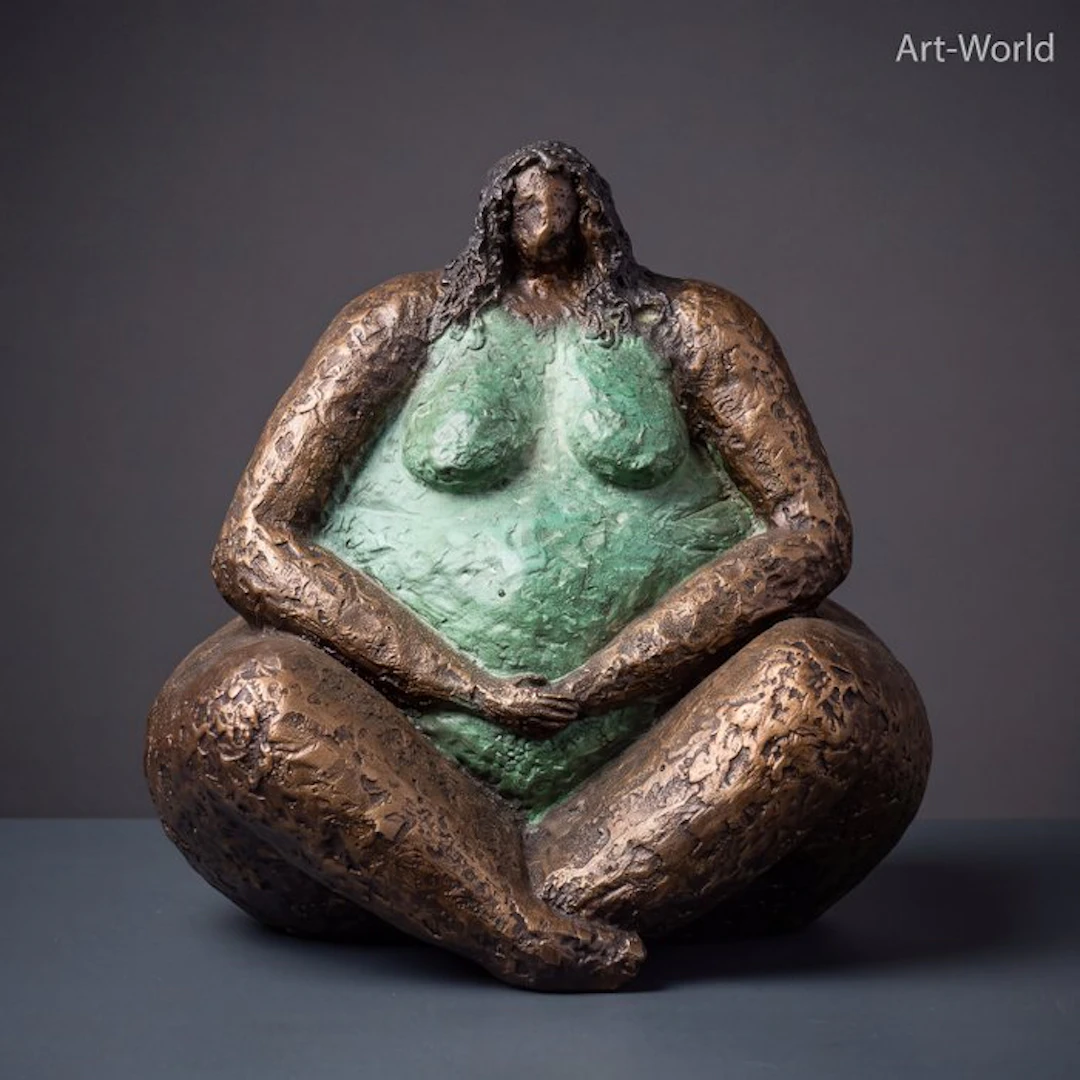 Statue, Exclusief bronzen sculptuur van een zittende vrouw - 30 cm - Bronze