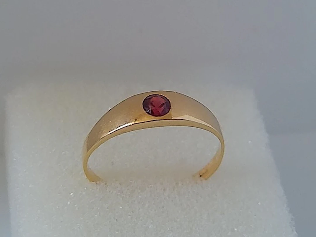 No reserve price - Ring - 18 kt. Yellow gold - Synthetic ruby