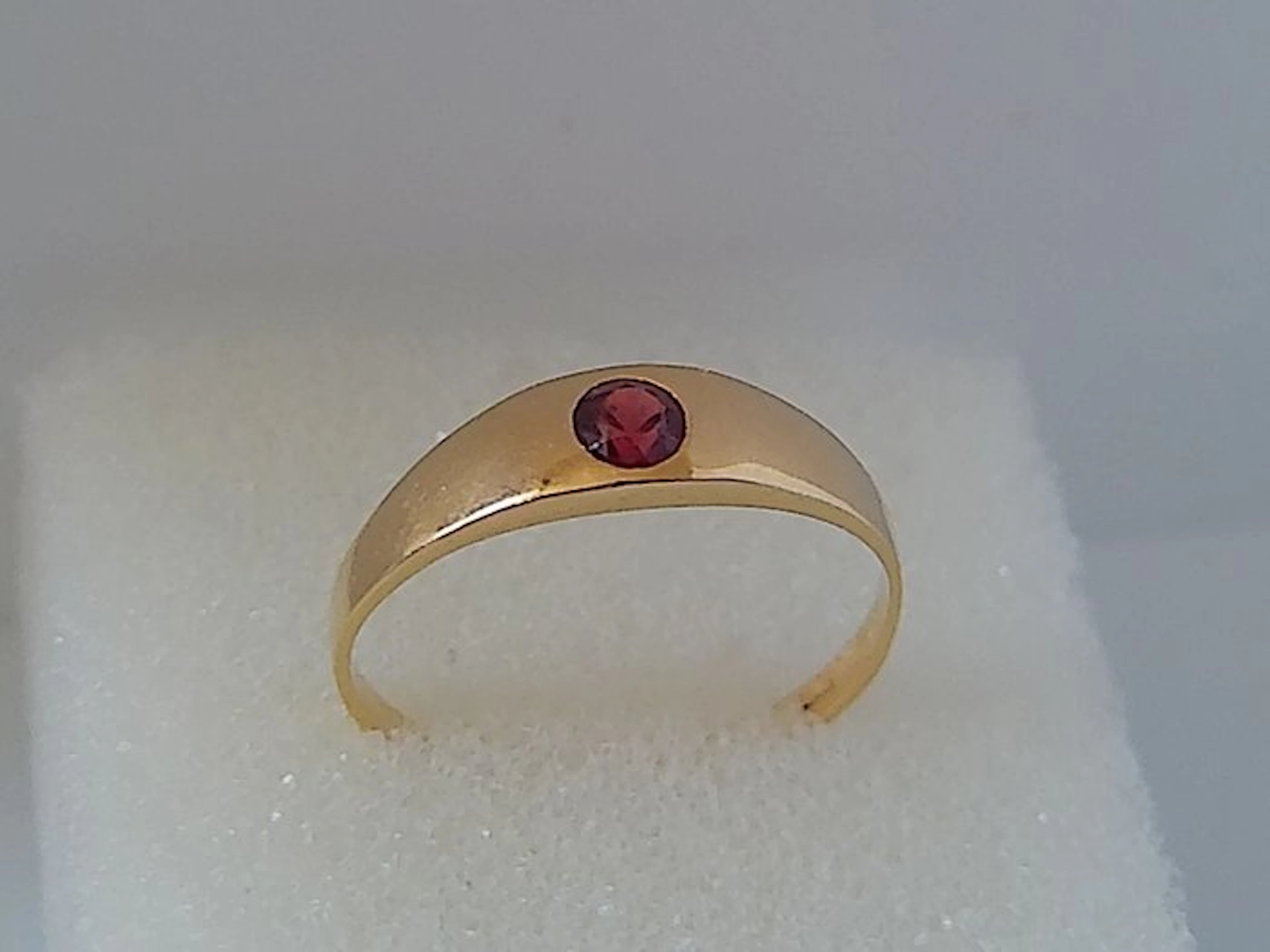 No reserve price - Ring - 18 kt. Yellow gold - Synthetic ruby