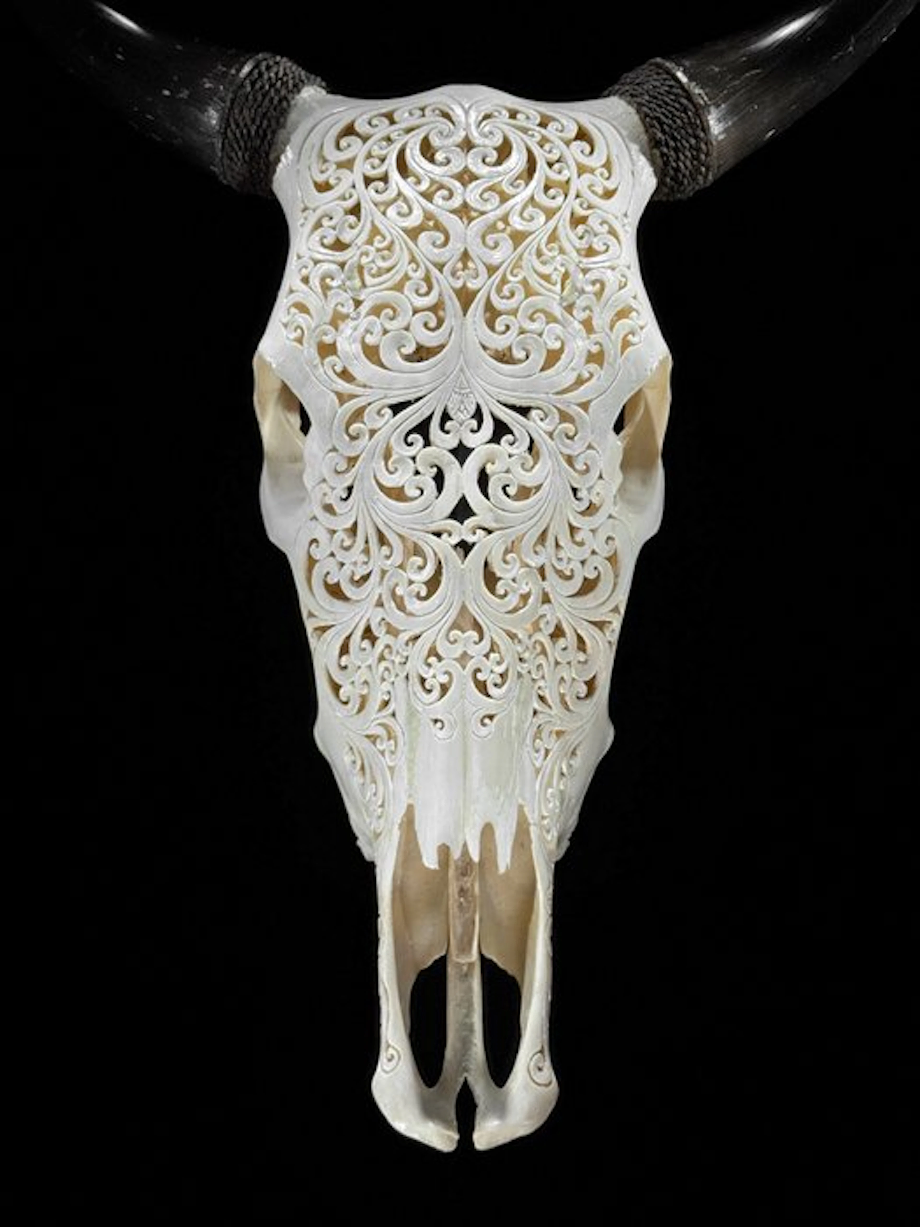 NO RESERVE PRICE - Authentic Large White Hand-Carved Bull...
