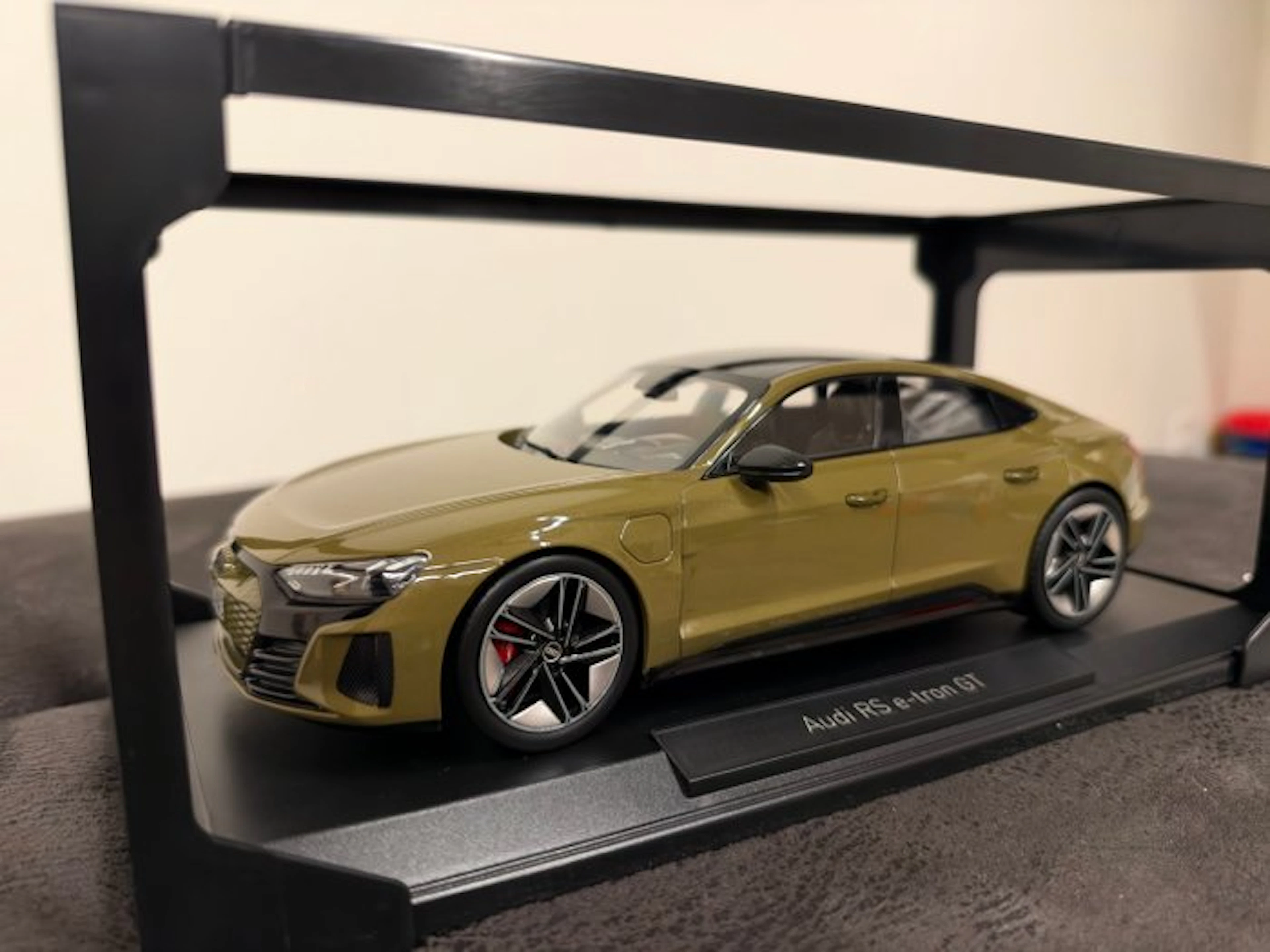 Norev 1:18 - Model car - Audi RS e-tron GT