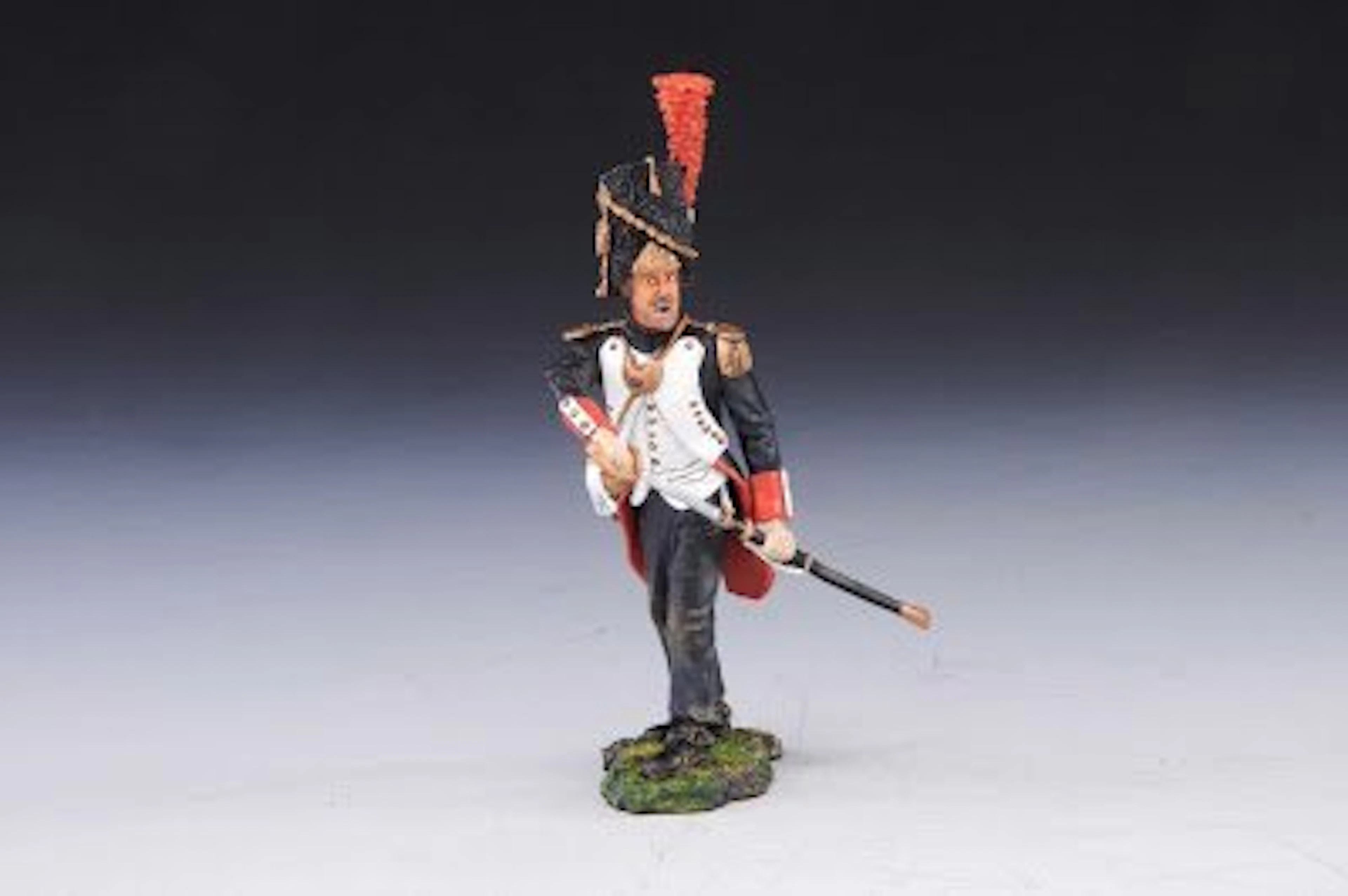 Thomas Gunn Miniatures - Thomas Gunn - Figure - Imperial Guard Officer - Alloy