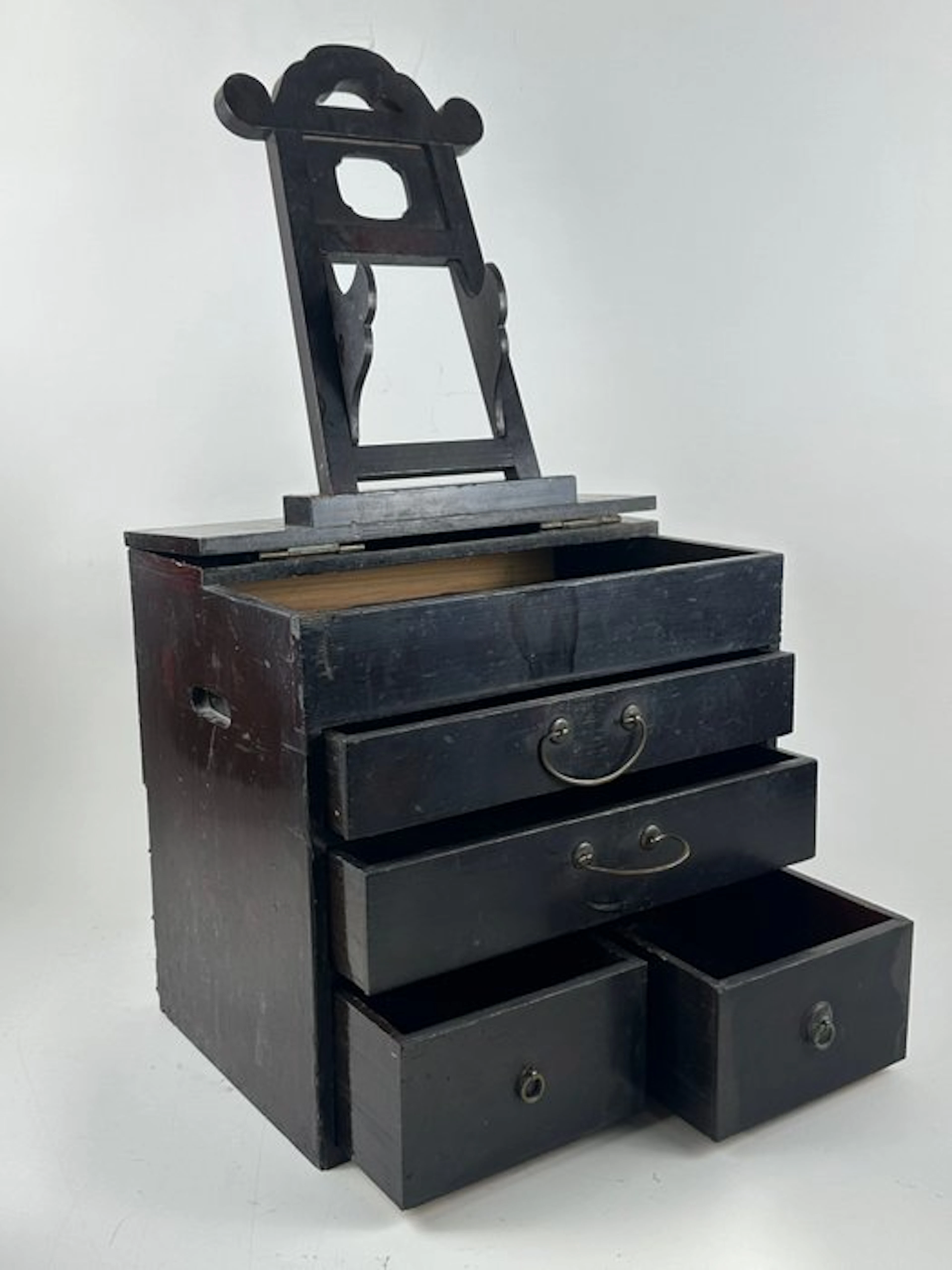 Chest of drawers - Wood
