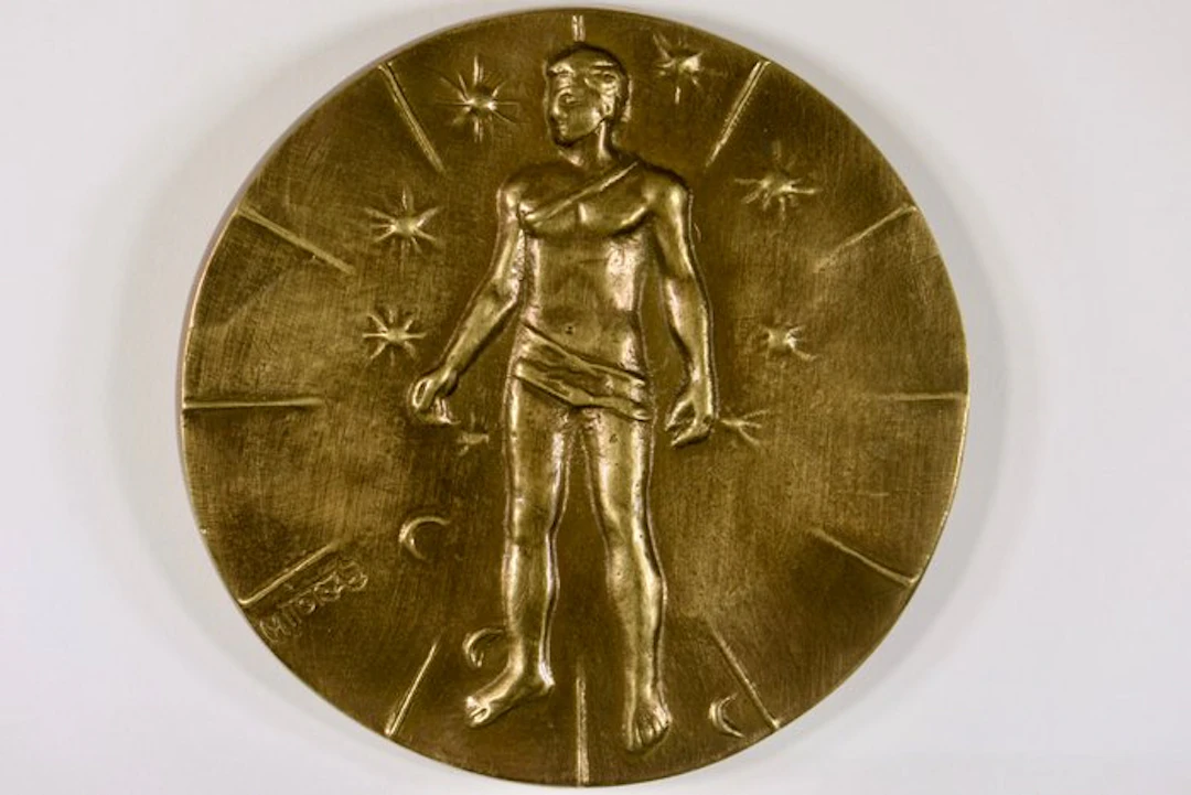 Igor Mitoraj (1944-2014) - Sculpture