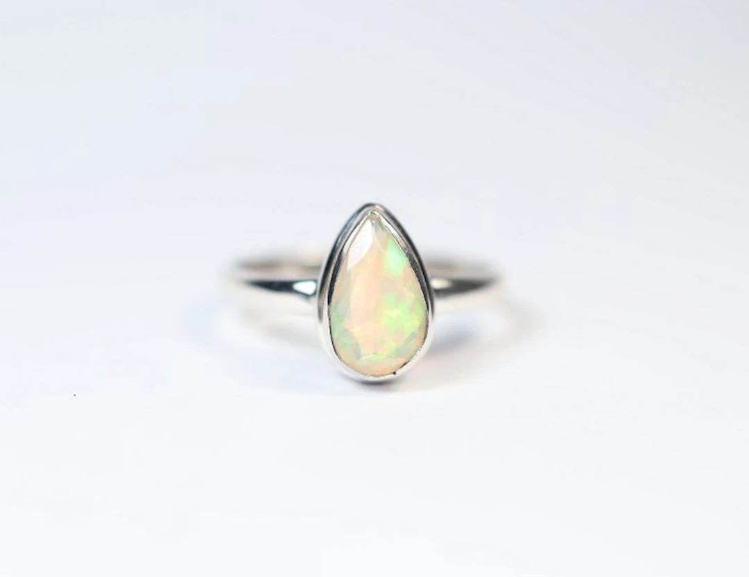 Ethiopian Opal / Welo Opal Ring / new- 2.66 g - (1)