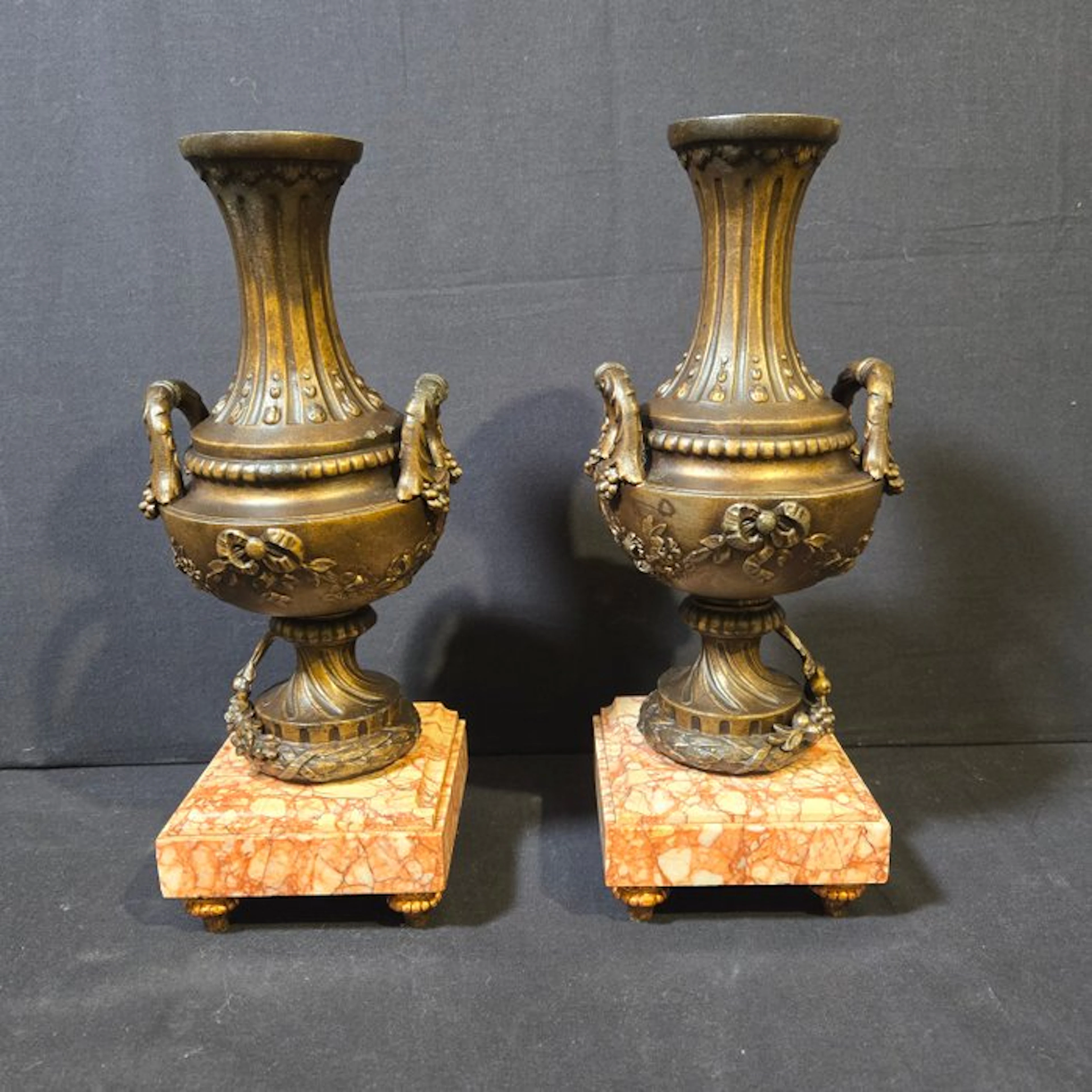 Mantel clock (2) Neoclassical Style Alloy, Marble - 1850-1900 - coupe's