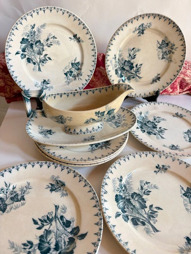 Sarreguemines - Dinner service (9) - Modele " FLORE " U et C - Earthenware