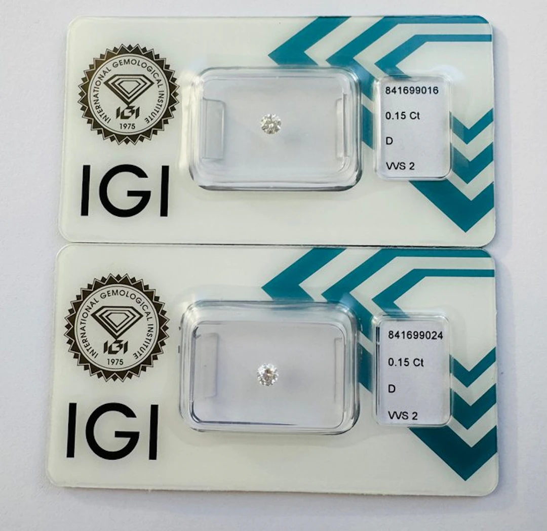 No reserve price - 2 pcs Diamond (Natural) - 0.30 ct...