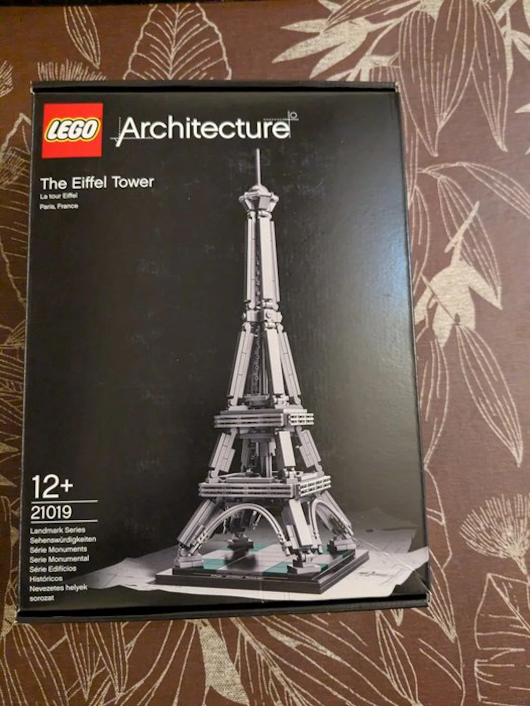 LEGO Set - 21019 - Architecture - The Eiffel Tower