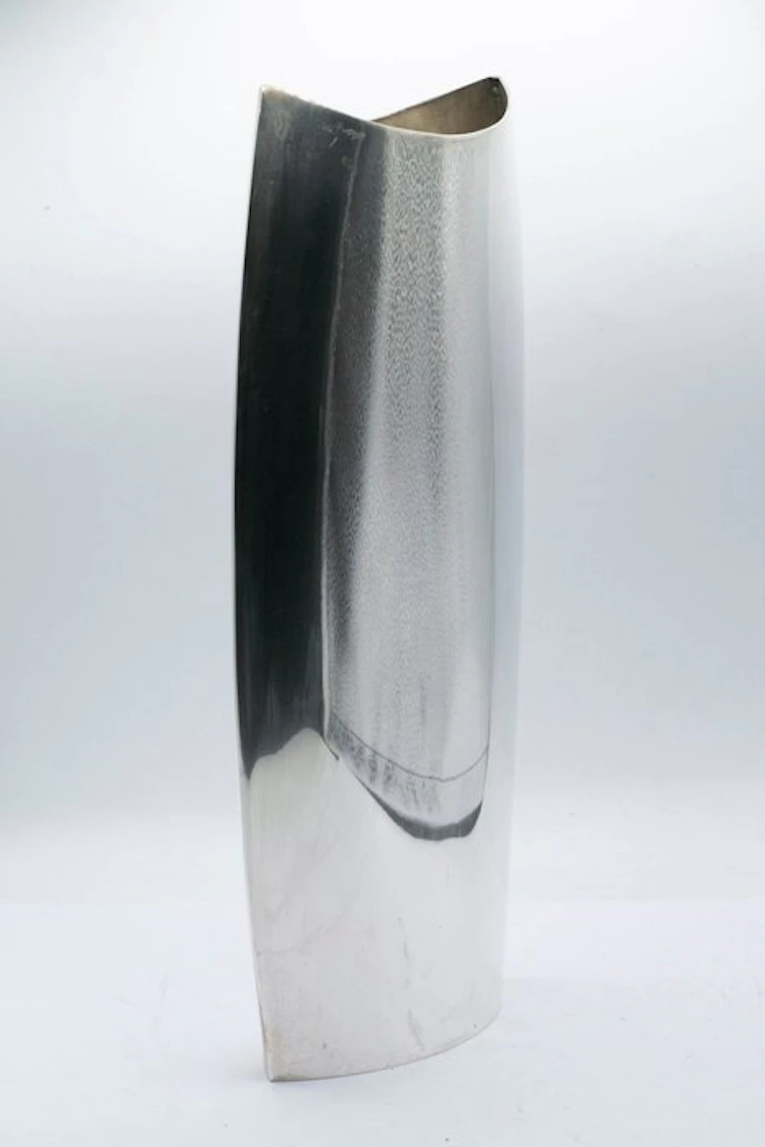 Natuzzi - Vase - Natuzzi – Silvered sculptural vase –...