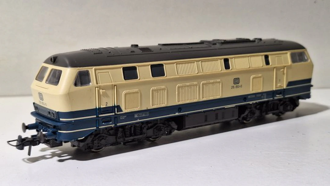 Roco H0 - Diesel locomotive (1) - BR 215 - DB