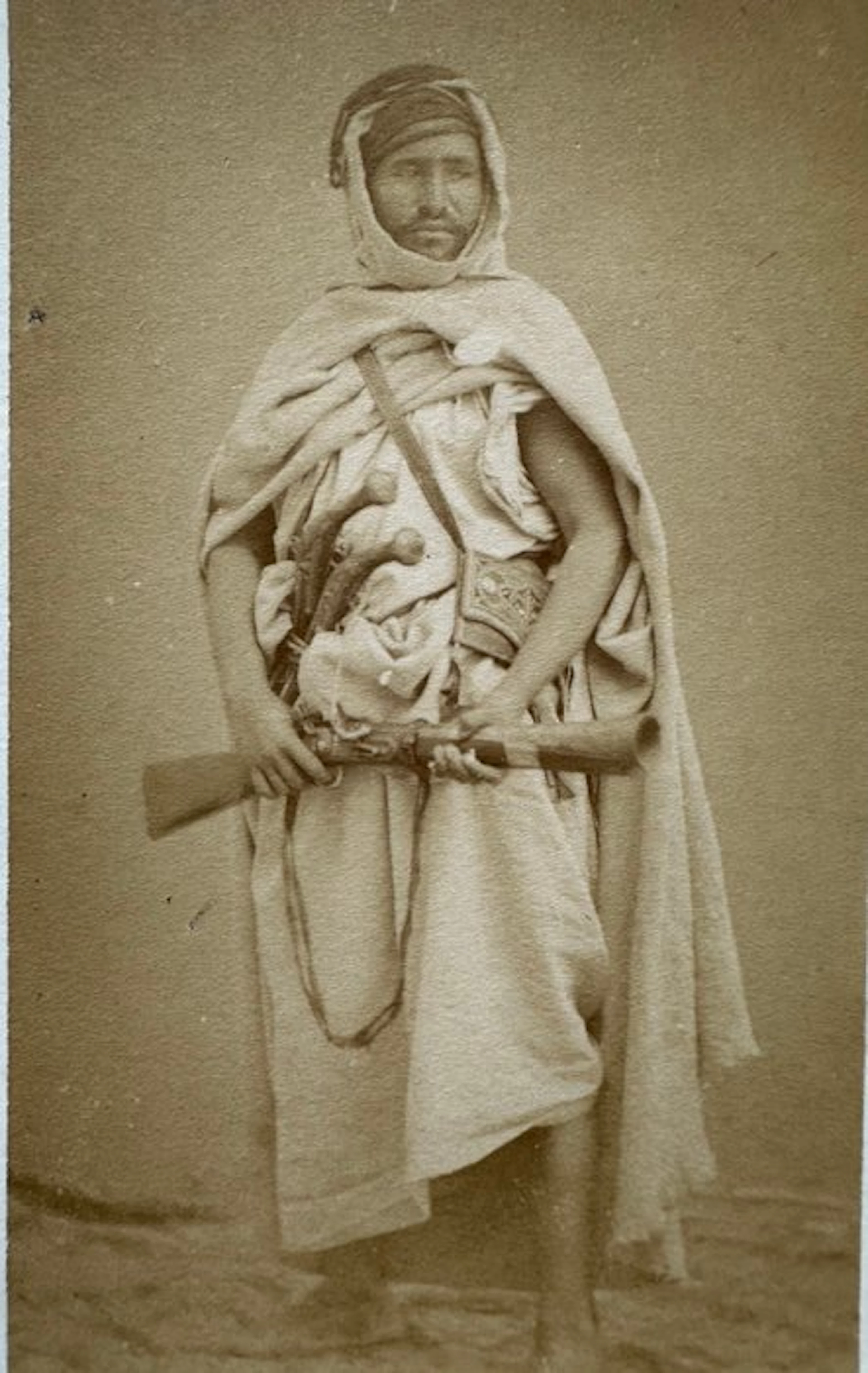 J. Garrigues - Tunisia - Soldato - Carte de Visite. Fotografia antica dell’800
