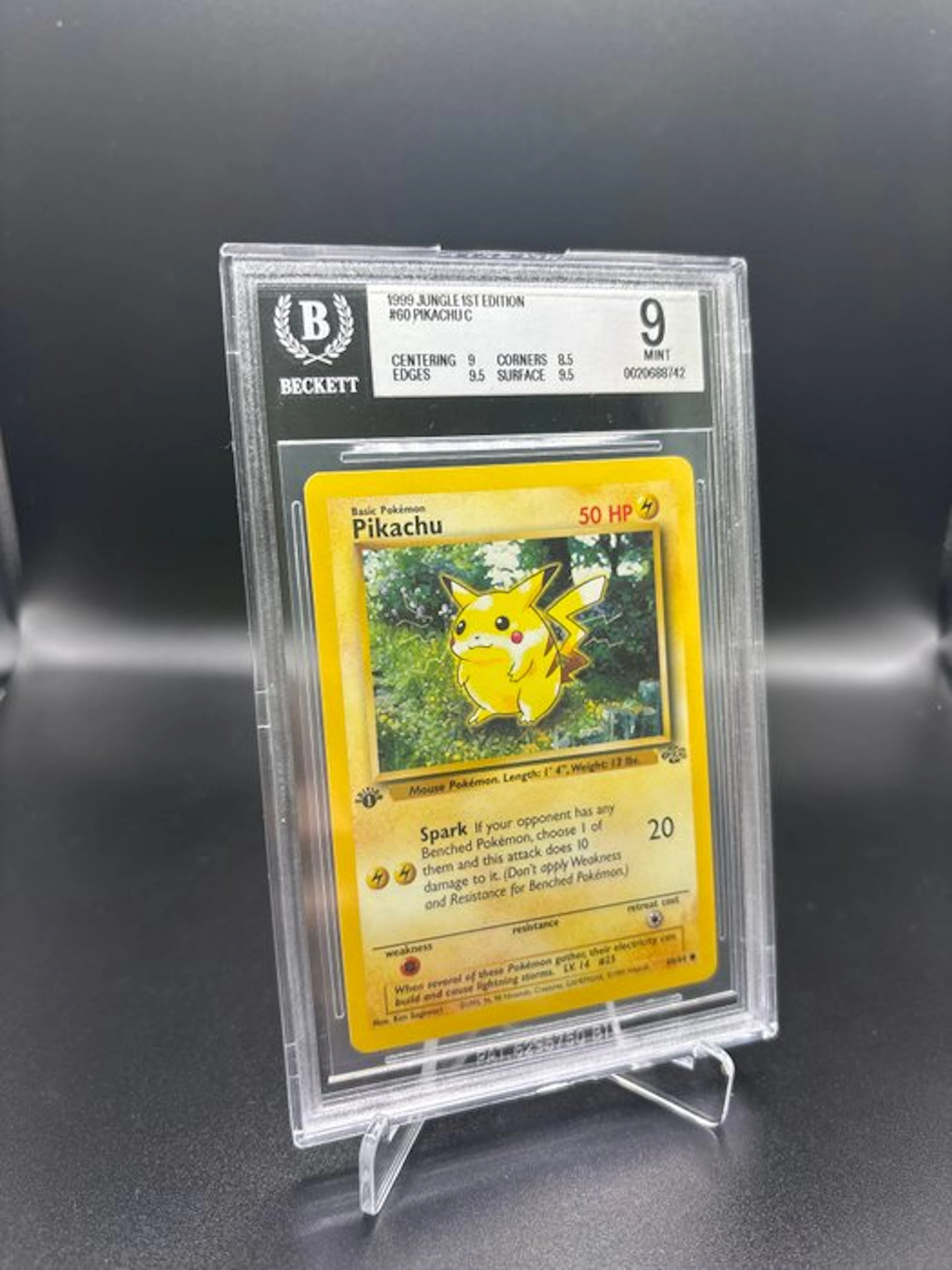 Pokémon - 1 Graded card - Pikachu 60/64 Jungle First edition - Beckett 9