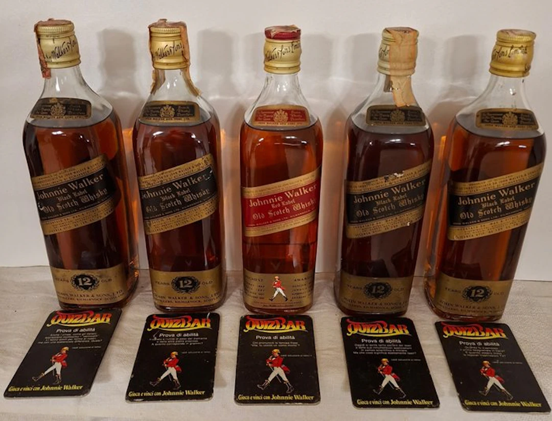 Johnnie Walker Red Label & 12 years old Black Label w/ quiz cards - b