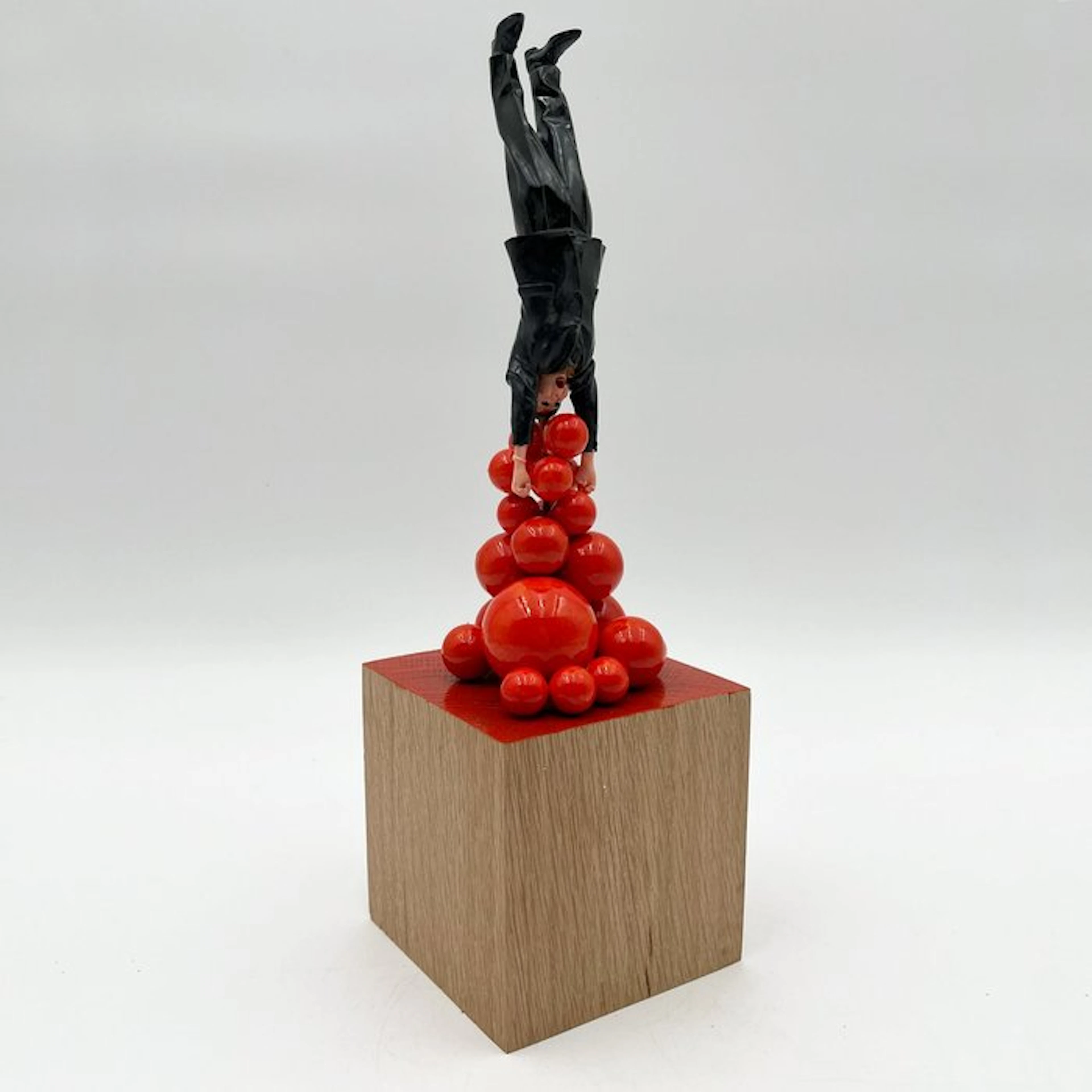 Coco de Paris - Upside down on orange balls