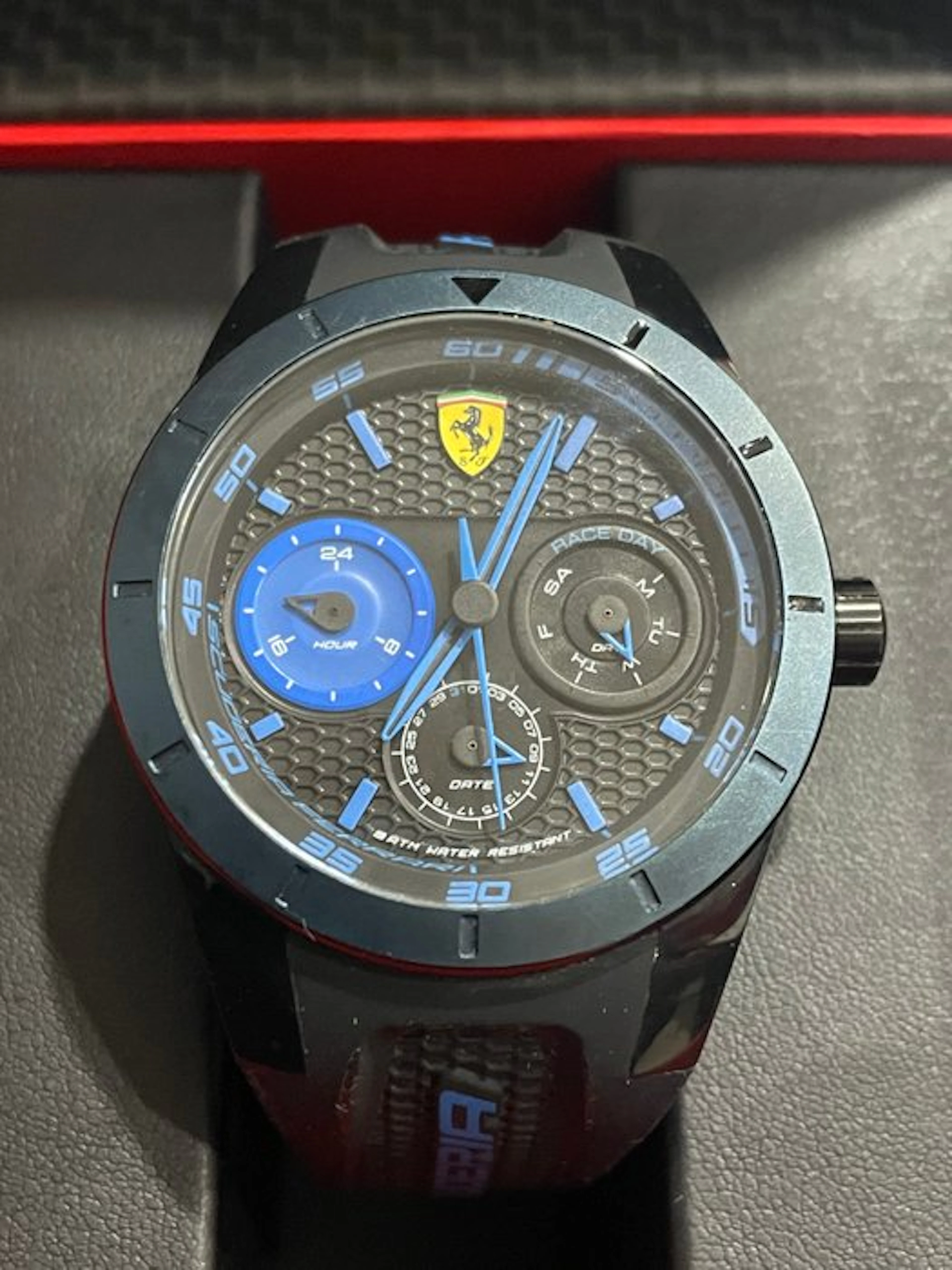 Watch - Ferrari, Ferrari - Scuderia Ferrari, Race Day - SF 28.1.44.0230 - 2024