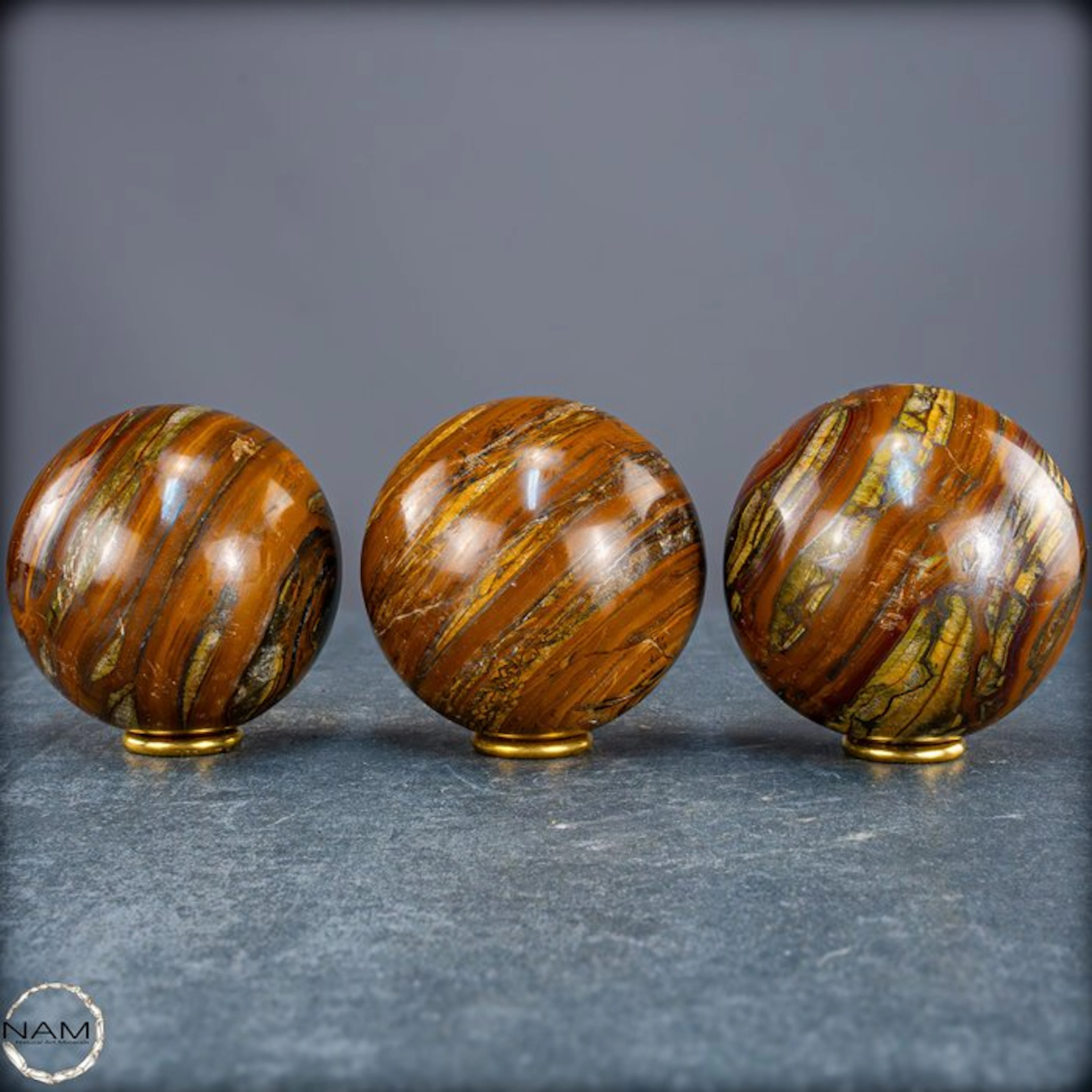Tiger’s Eye Sphere Set – three expressive unique pieces with gold-brown