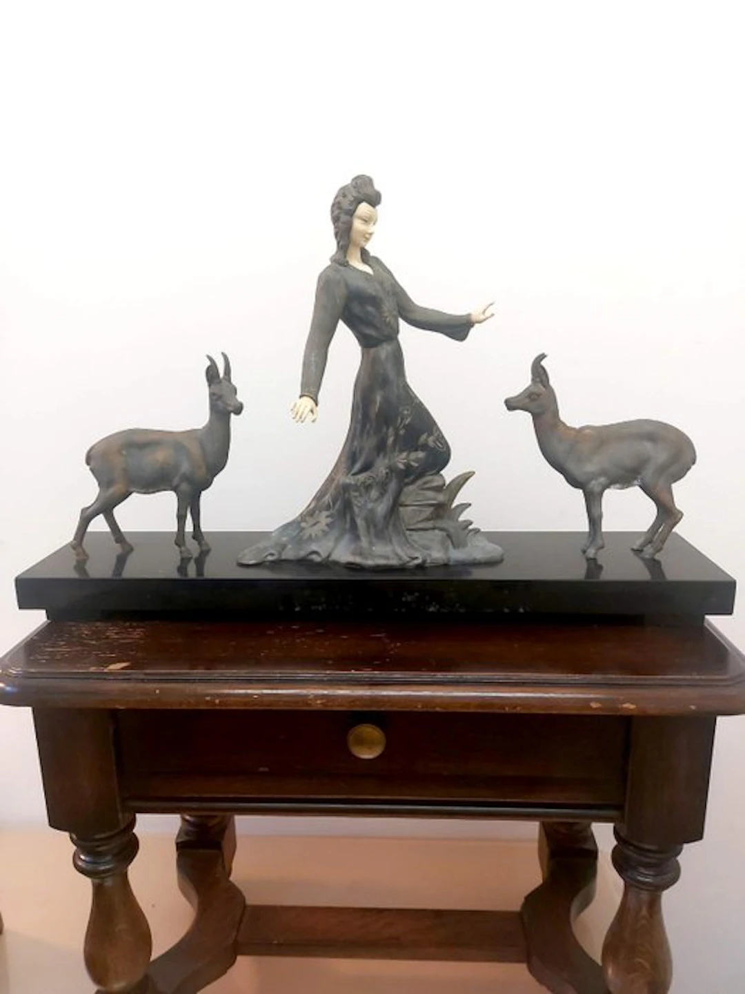 UCRA - Statue, La dame aux biches 1930 - 37 cm - Marble, Metal, ivorine - 1930