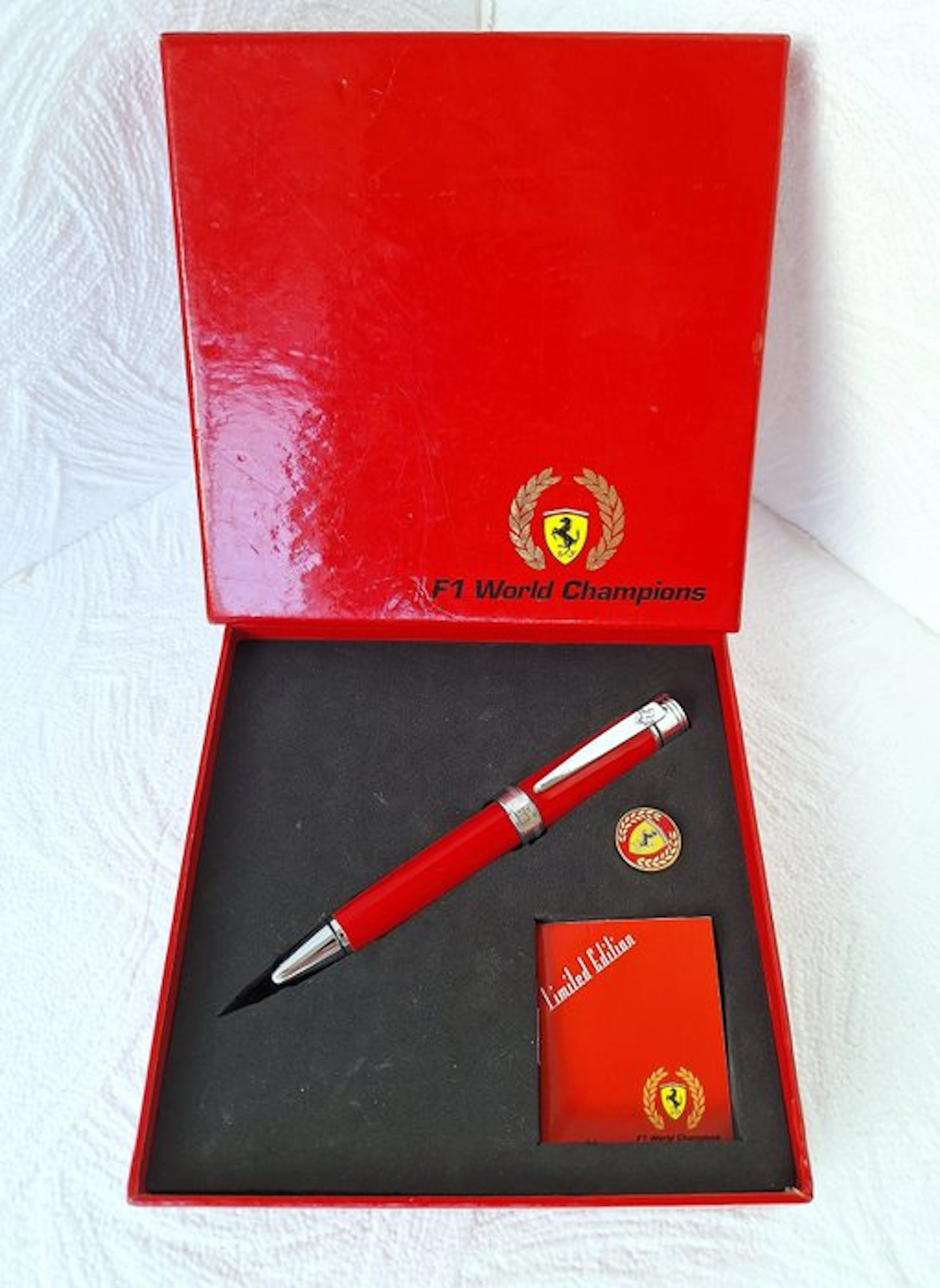 Memorabilia collection - Ballpoint Pen / Pin - Limited Edition 2002 - Ferrari