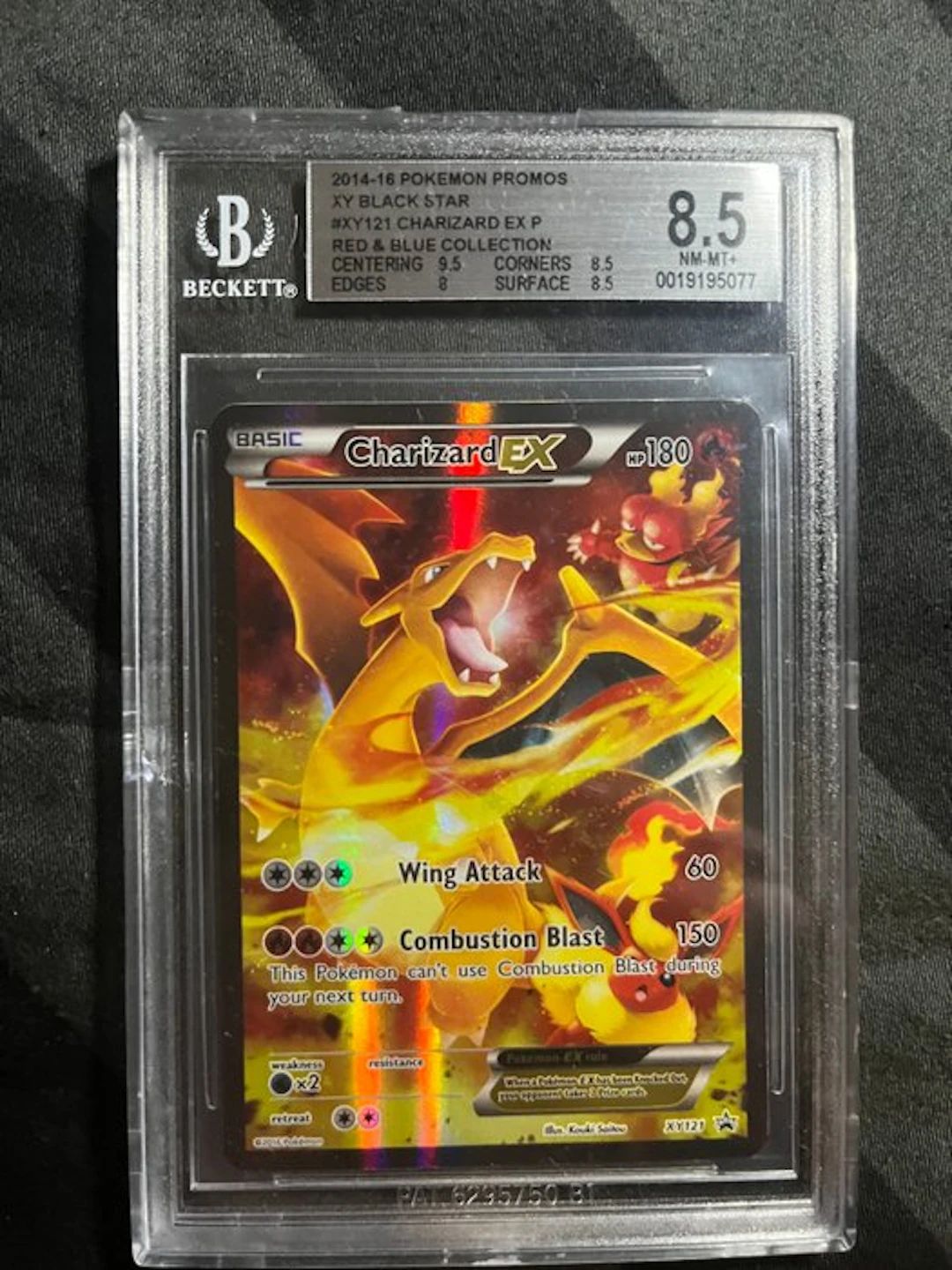 Pokémon - 1 Graded card - Charizard XY121 Foil - Beckett...