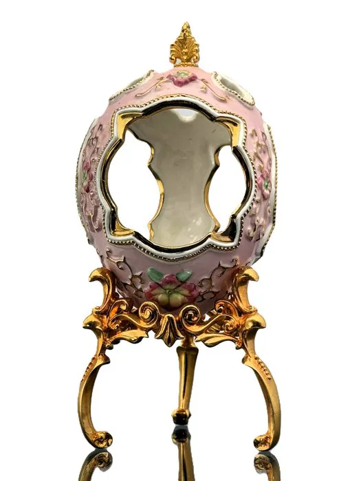 Fabergé egg - House of Faberge 24 Karat Gold Plated Diorama Egg - Gold plated