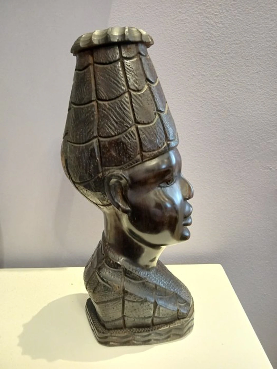 Scultura africana in legno massiccio (ebano) intagliato a...