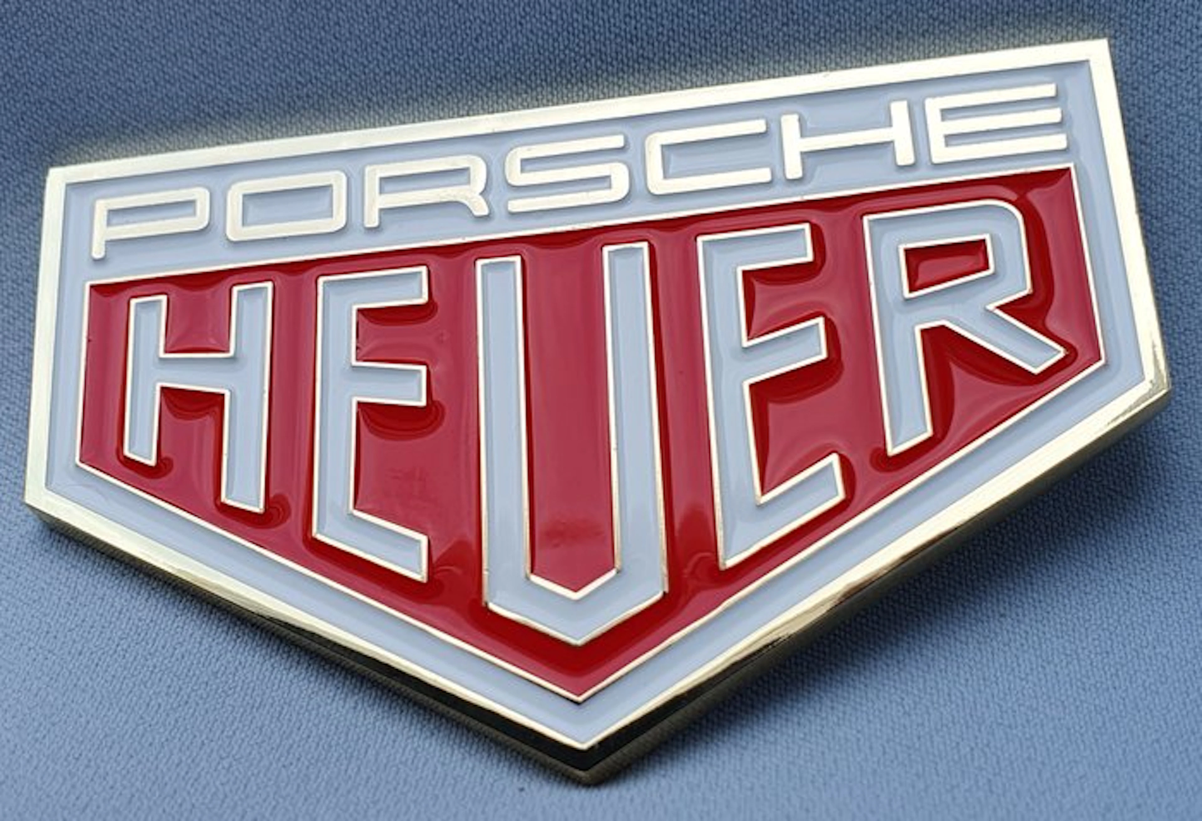 Badge - Grille Badge - PORSCHE - HEUER - South America - 21st