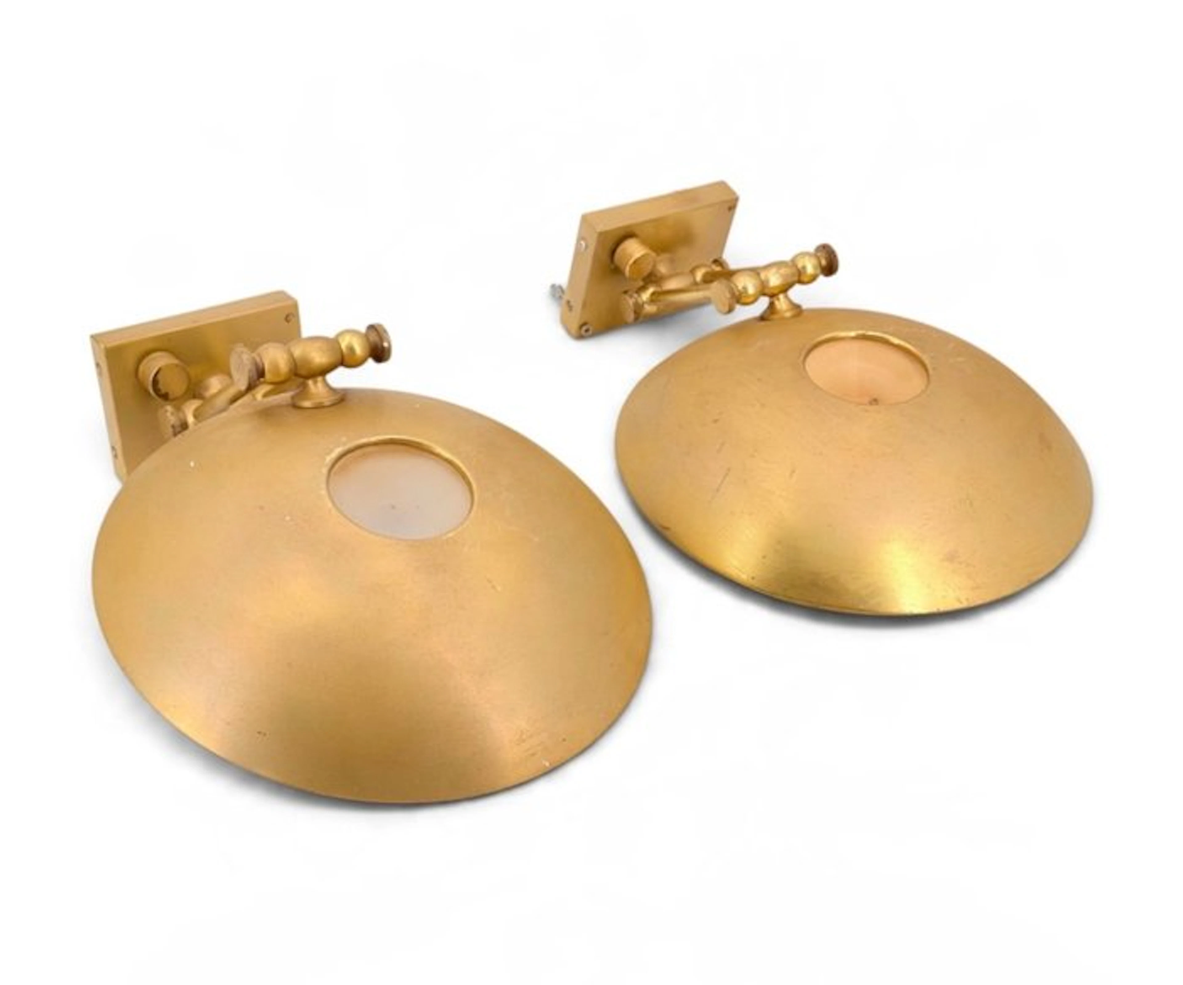 Wall lamp (2) - Brass - Casement windows