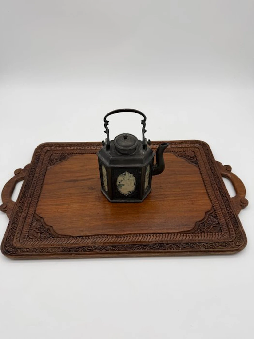 Serving tray (2) - thin, hand-blown flat glass, camphorwood - carved