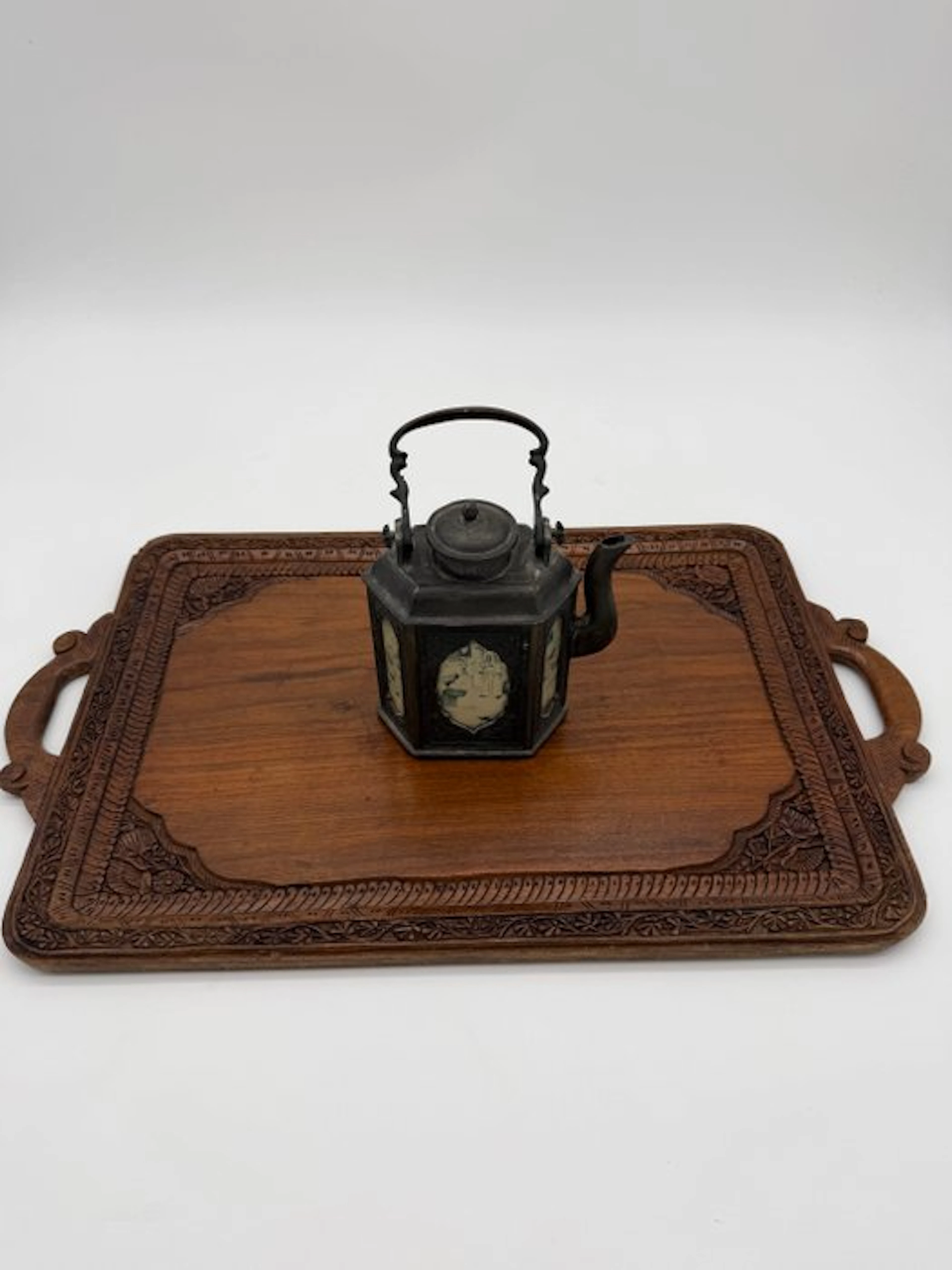 Serving tray (2) - thin, hand-blown flat glass, camphorwood - carved