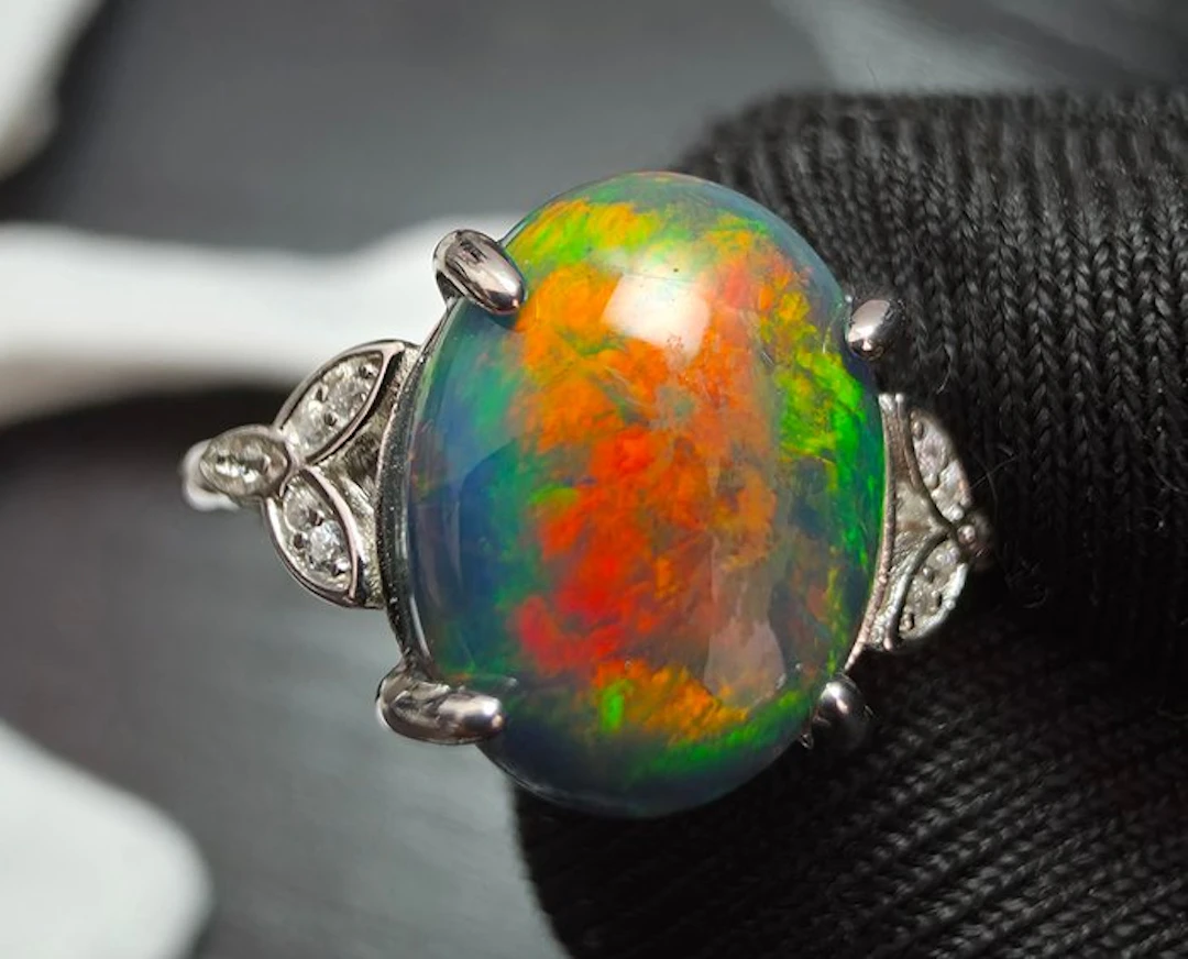 Opal Jewellery- 2.28 g - (1)