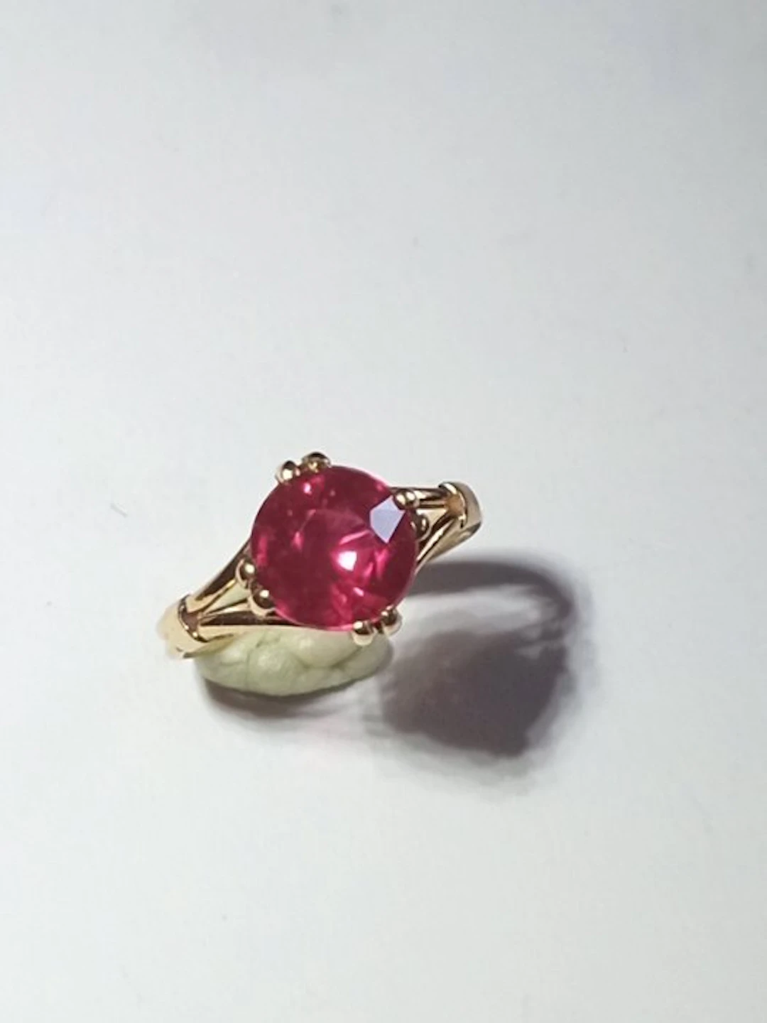 Ring - 18 kt. Yellow gold - 1.55ct. tw. Tourmaline - 18-karat gold
