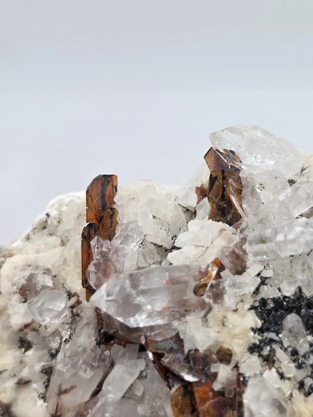 Brookite Crystals on matrix - Height: 22.08 mm - Width: 86.27 mm- 106.5 g - (1)
