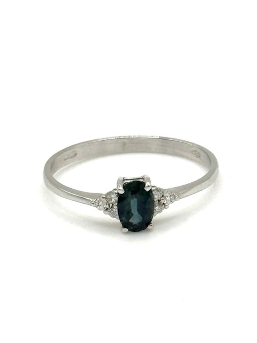 Engagement ring - 18 kt. White gold - 0.26ct. tw. Emerald - Diamond