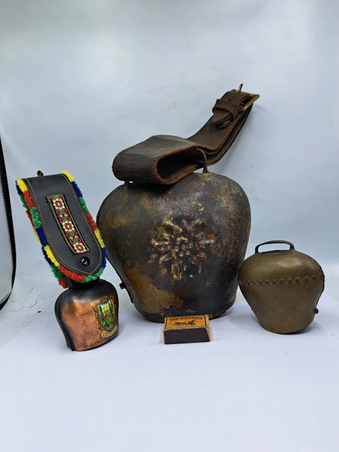 Decorative bell (3) - Gigabel 2.3 kg - Switzerland - Koebel with Riem