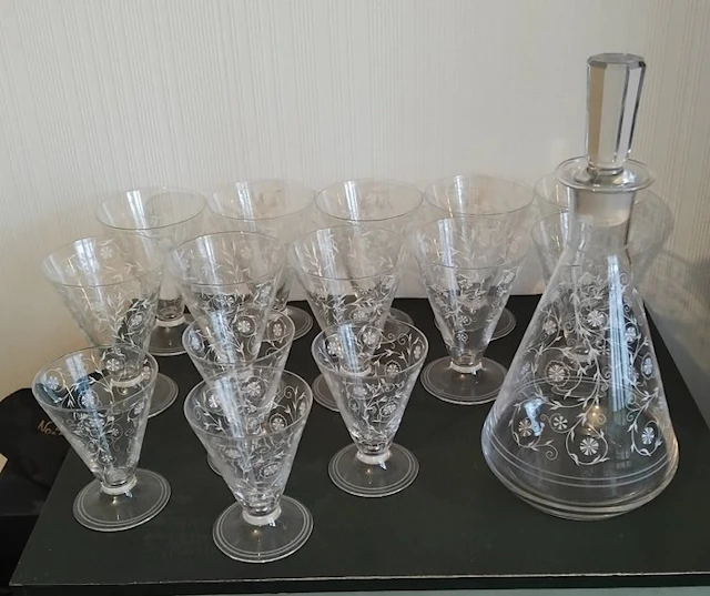 Table service - 1 carafe and 14 glasses - Vintage service