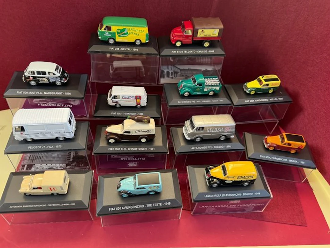 Altaya 1:43 - Model van (15) - "Veicoli Commerciali...