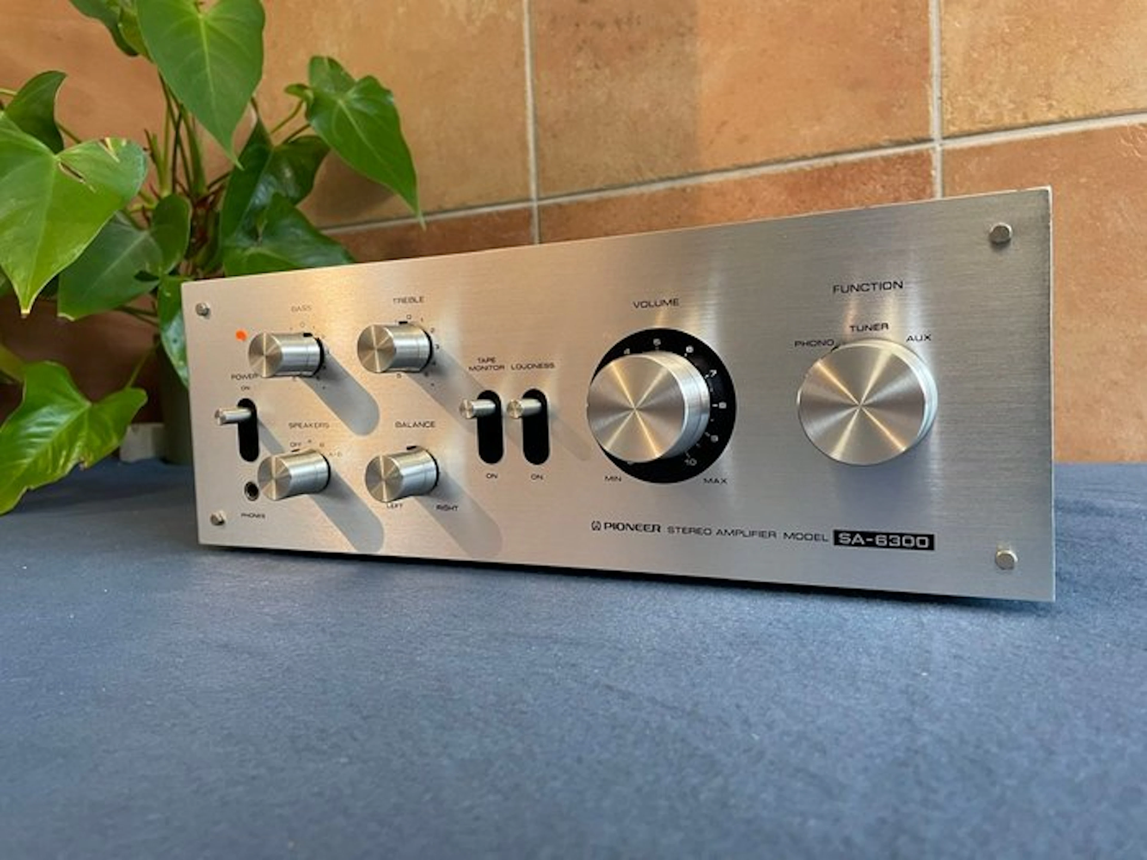 Pioneer - SA-6300 Solid state integrated amplifier