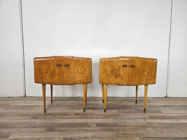 Nightstand (2) - Pair of 1950s maple nightstands with a mirrored top